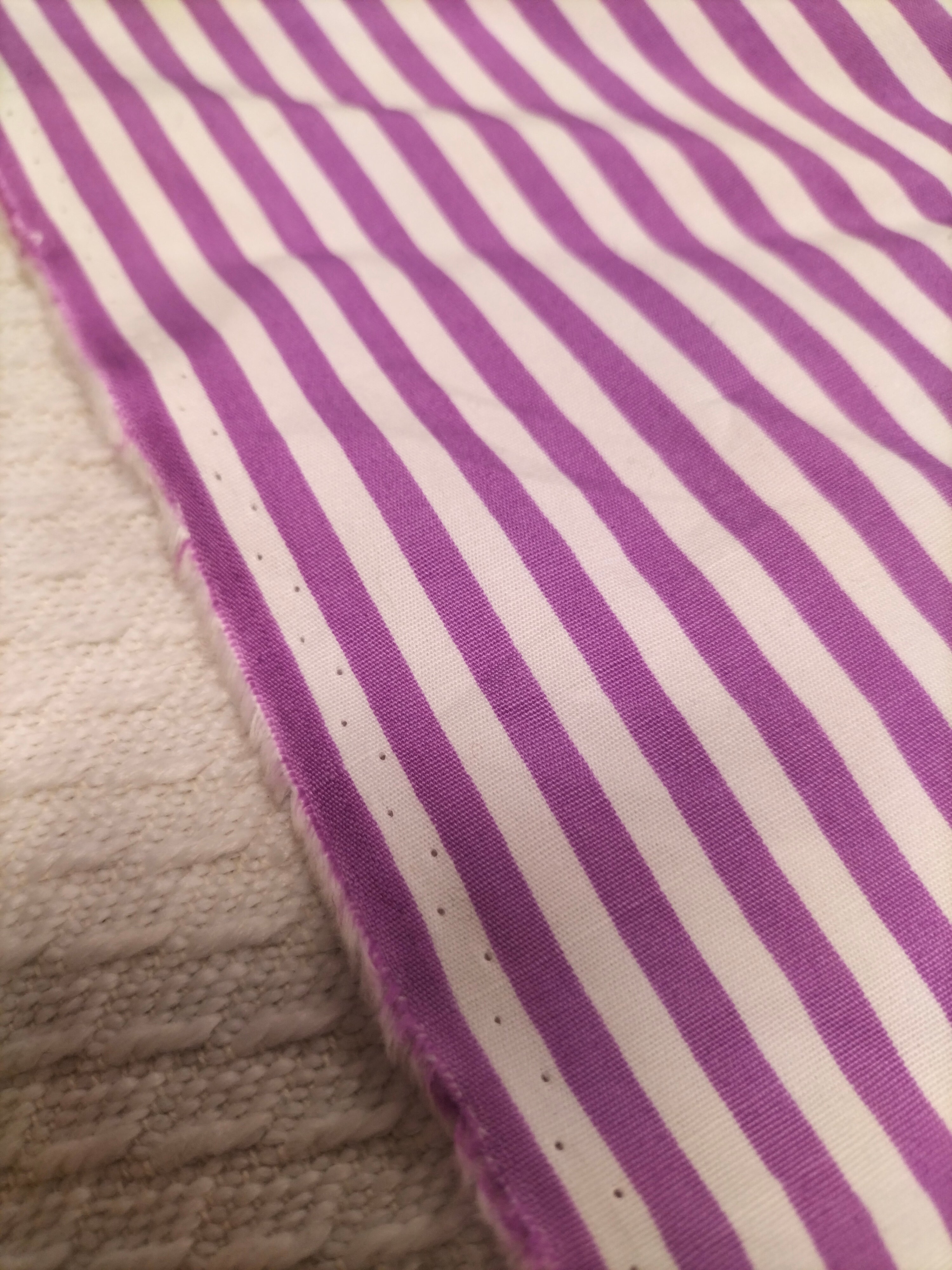 Cotone vintage dalla fantasia a righe viola