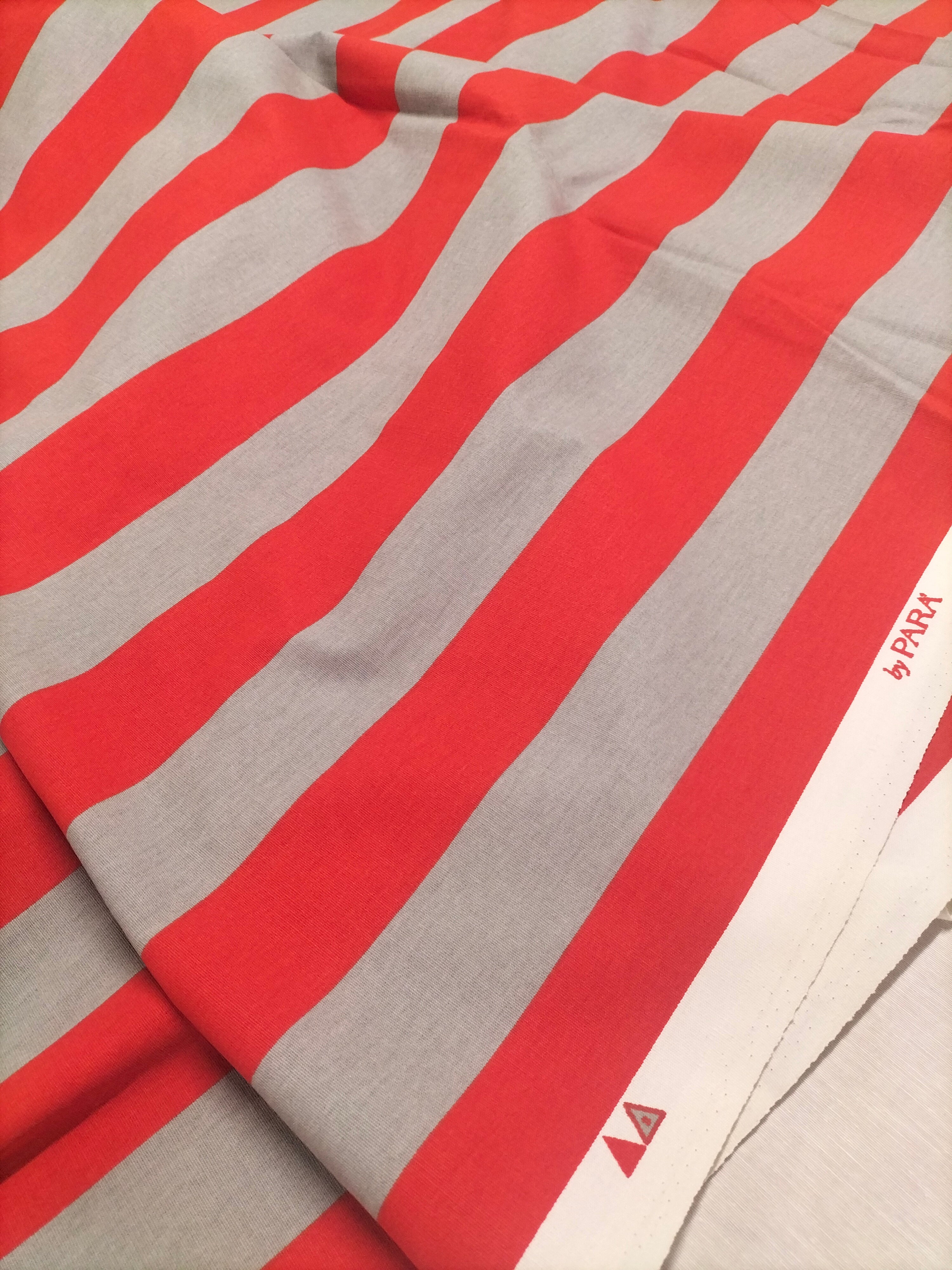 Cotone vintage dalla fantasia a righe grigie e rosse - Parà