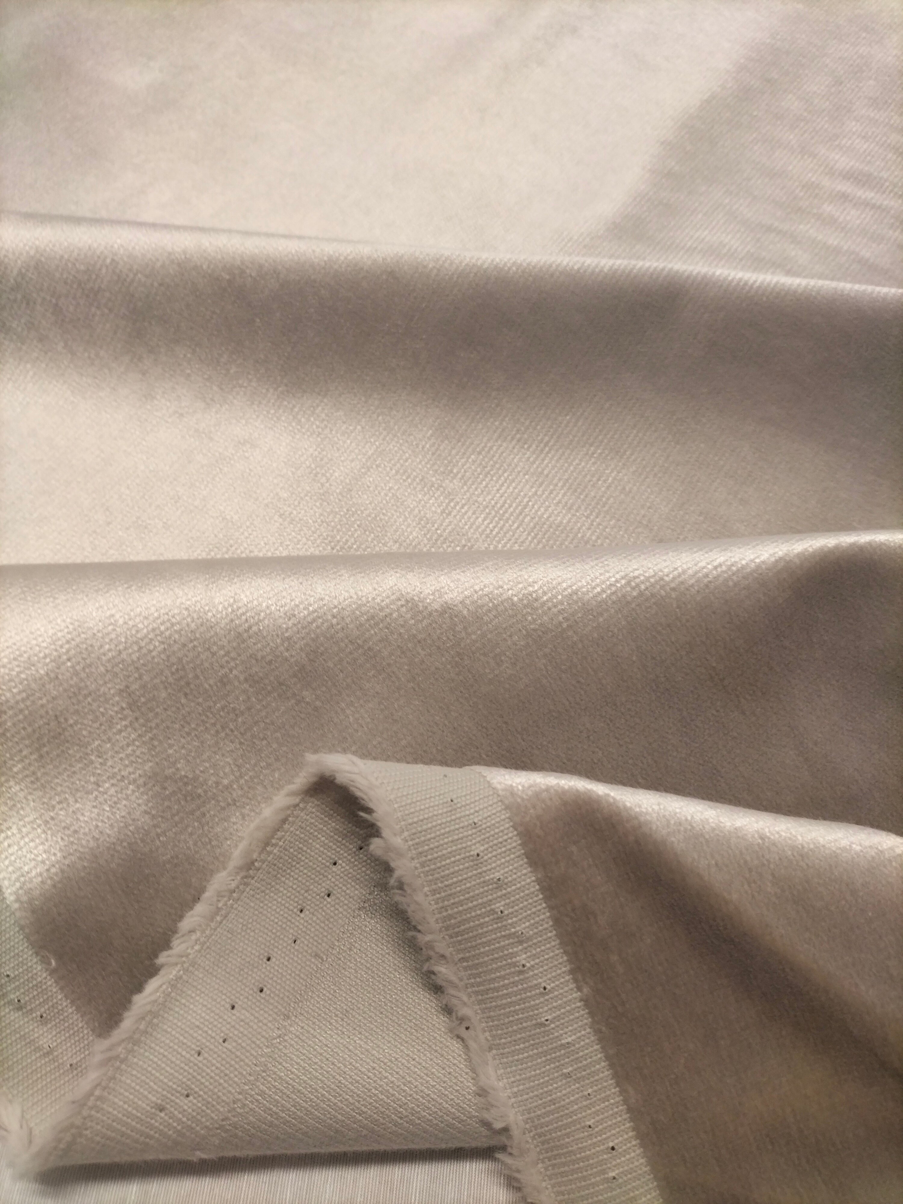 Pregiato velluto grigio