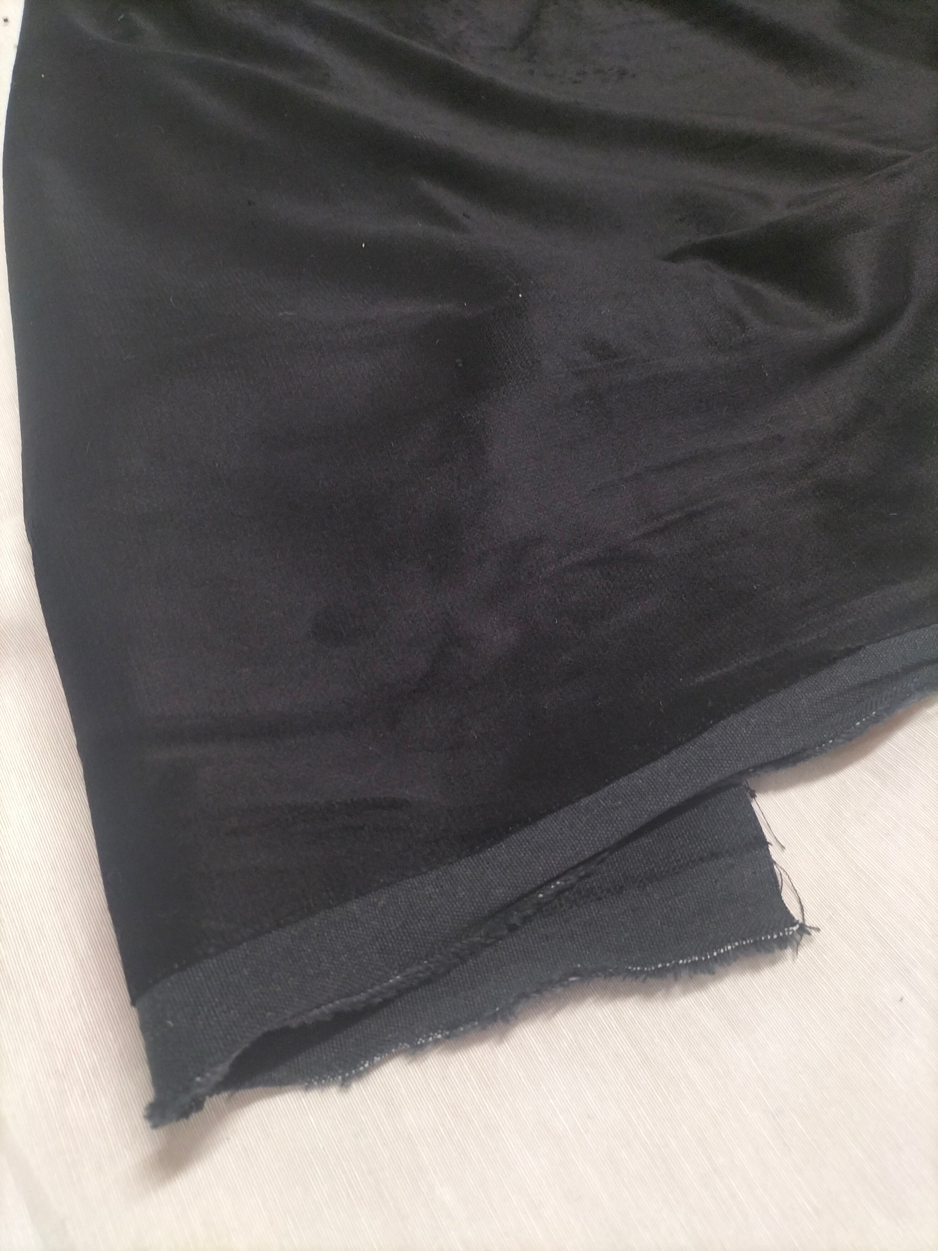 Pregiato velluto nero