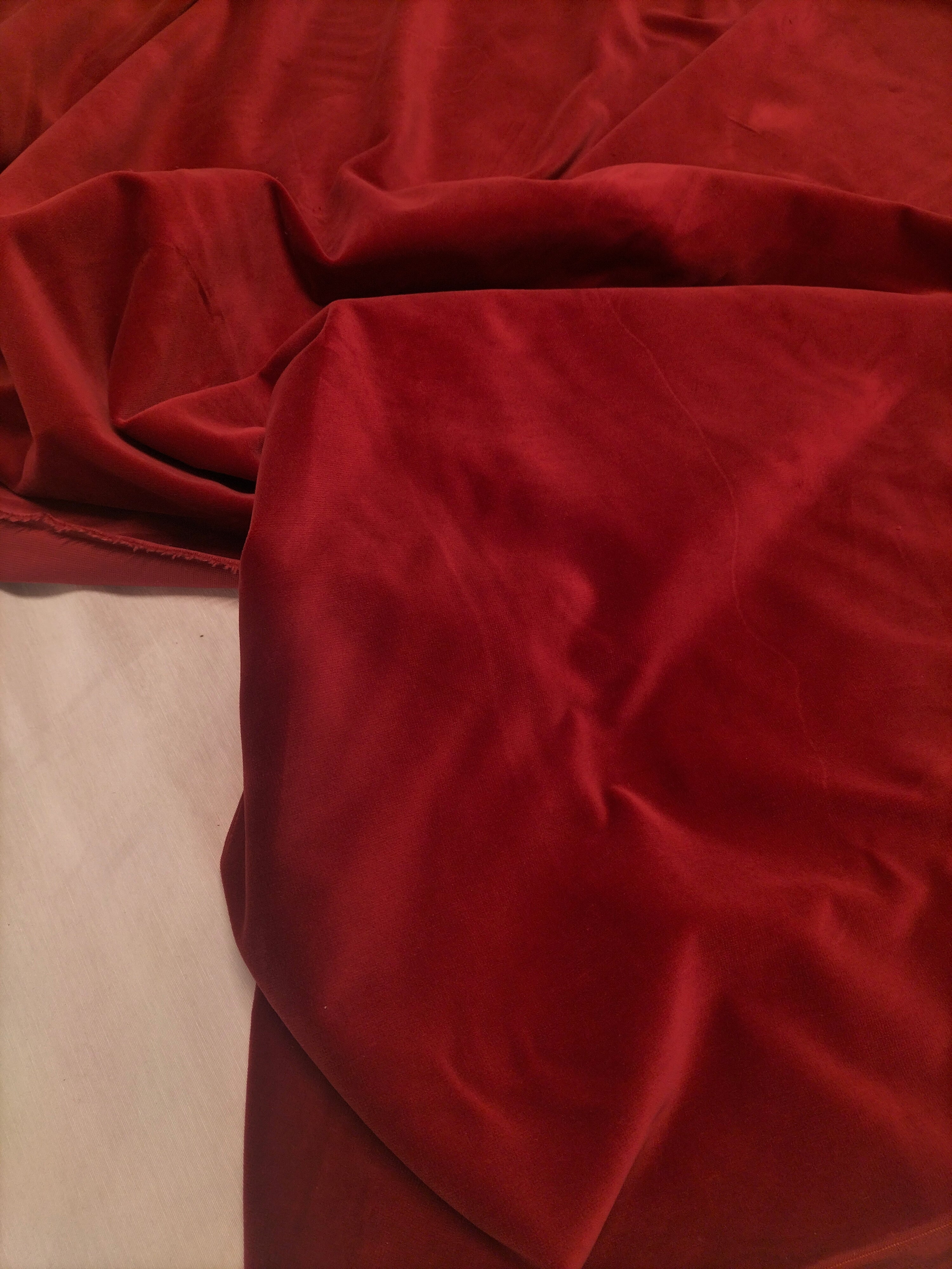 Pregiato velluto rosso