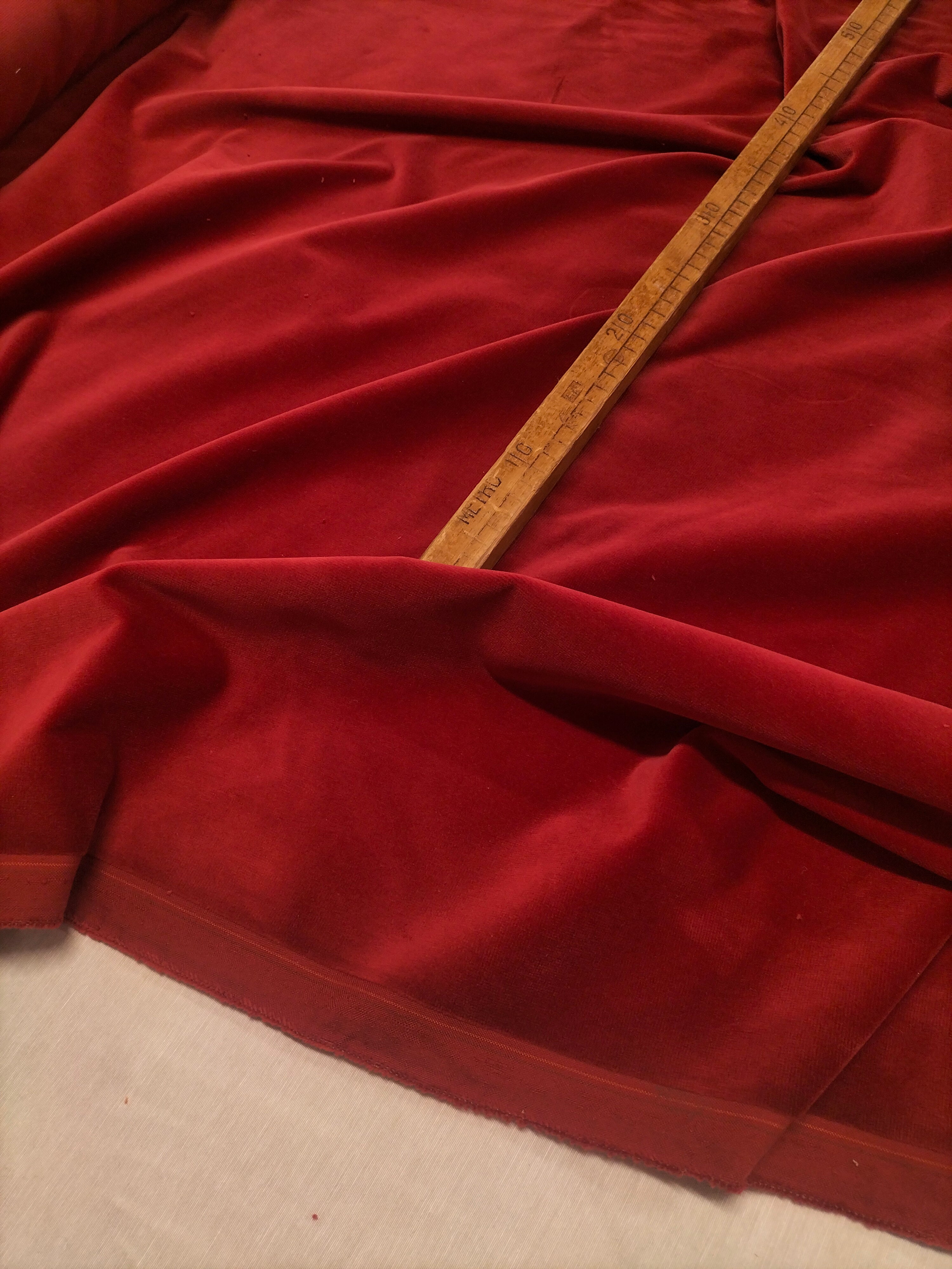 Pregiato velluto rosso