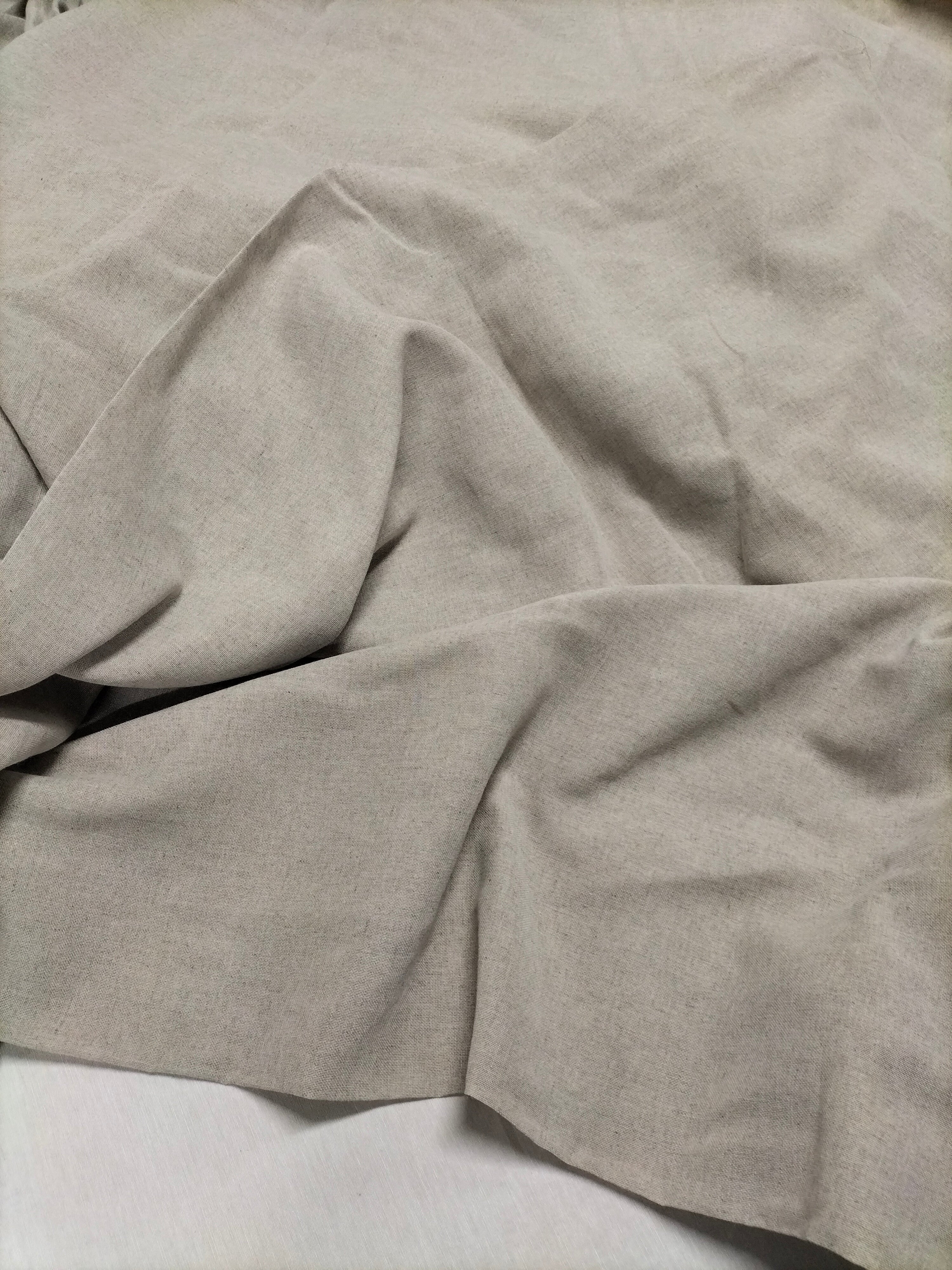 Pregiato tessuto grigio in misto lino 300 x 270 cm