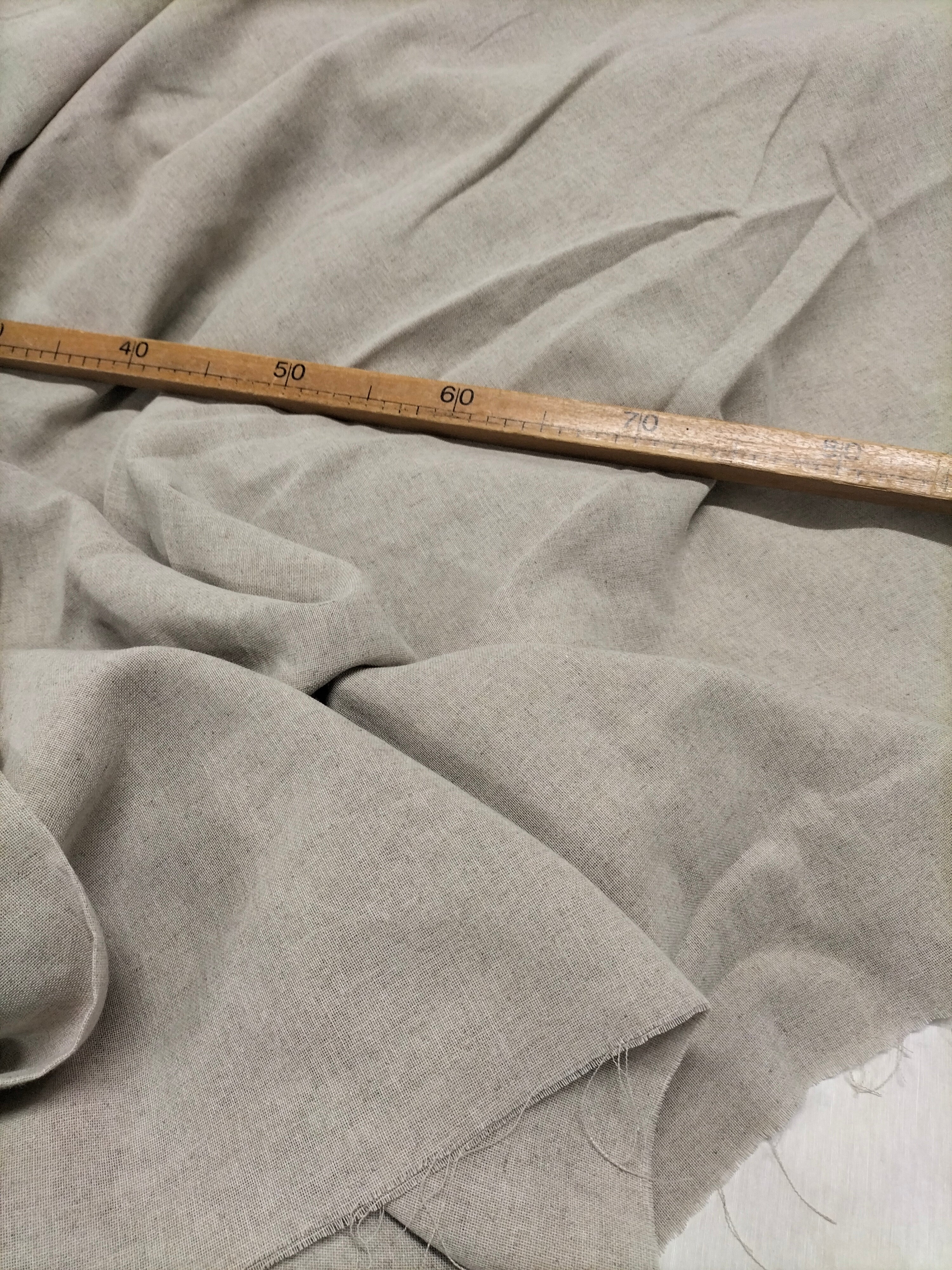 Pregiato tessuto grigio in misto lino 300 x 270 cm