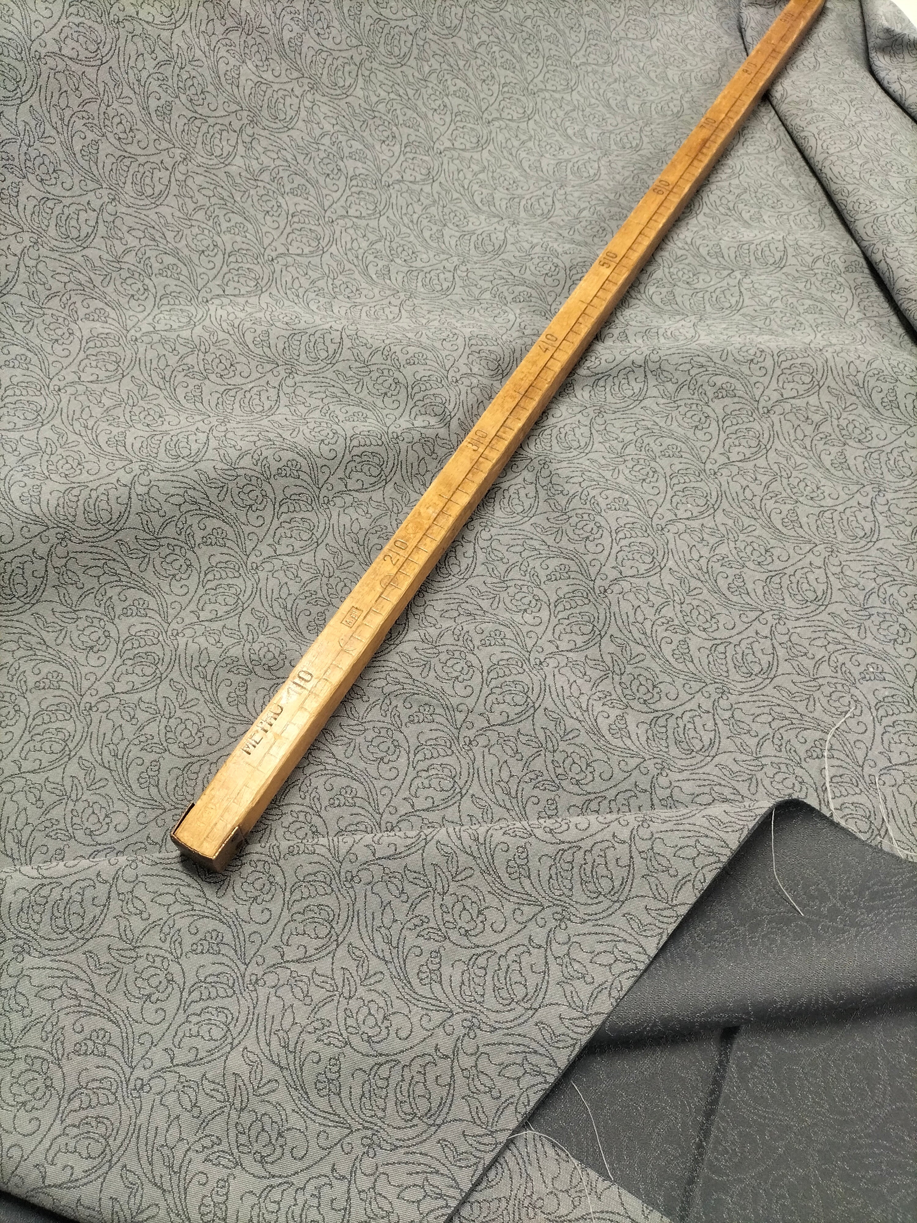 Tessuto d'arredo grigio in fantasia floreale - alto 310 cm