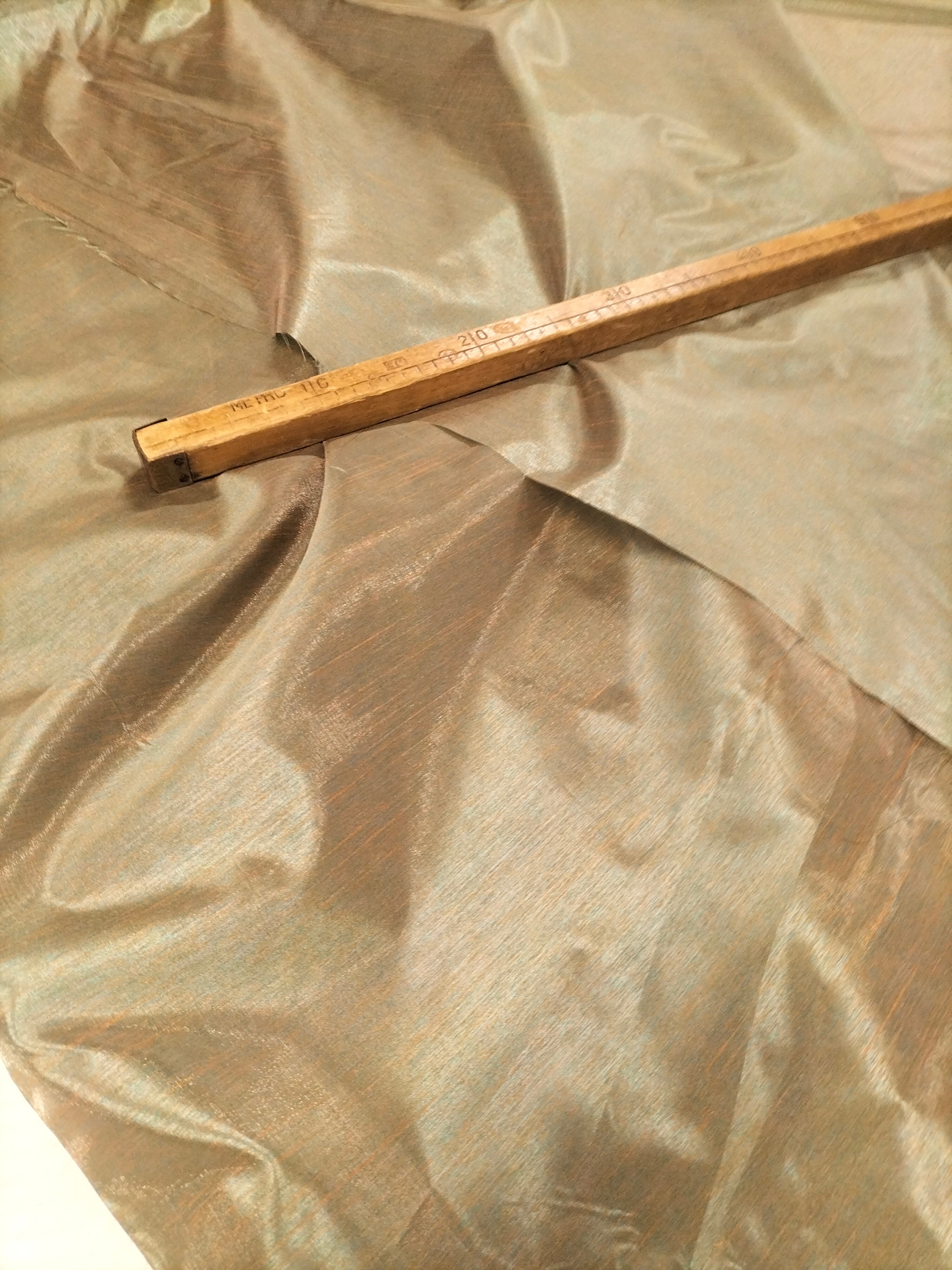 Tendone in organza cangiante verde ramato - alto 290