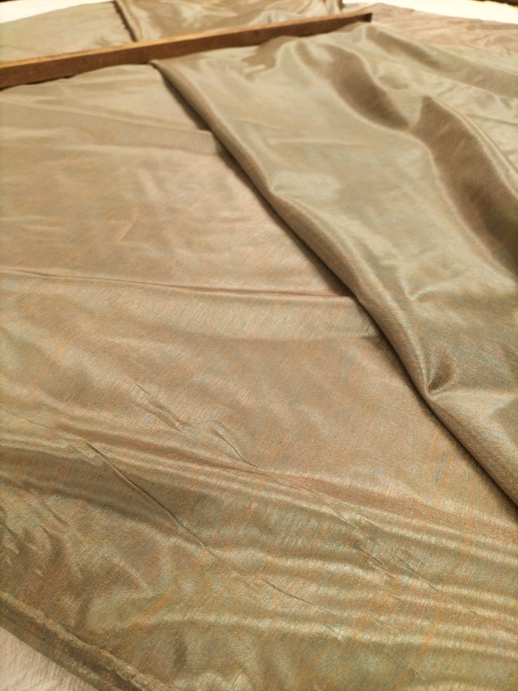 Tendone in organza cangiante verde ramato - alto 290