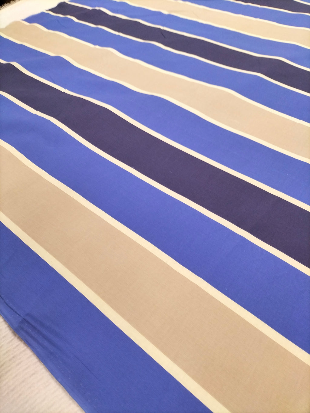 Cotone vintage dalla fantasia a righe grigie e rosse - Parà (Copia)