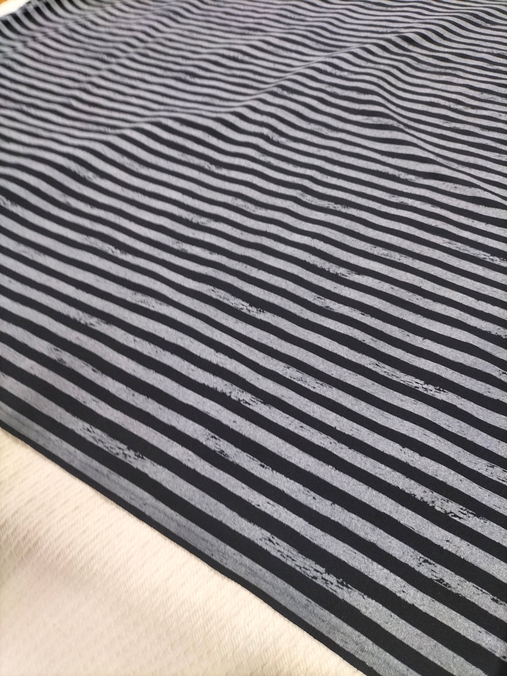 Cotone vintage dalla fantasia a righe blu scure e grigie