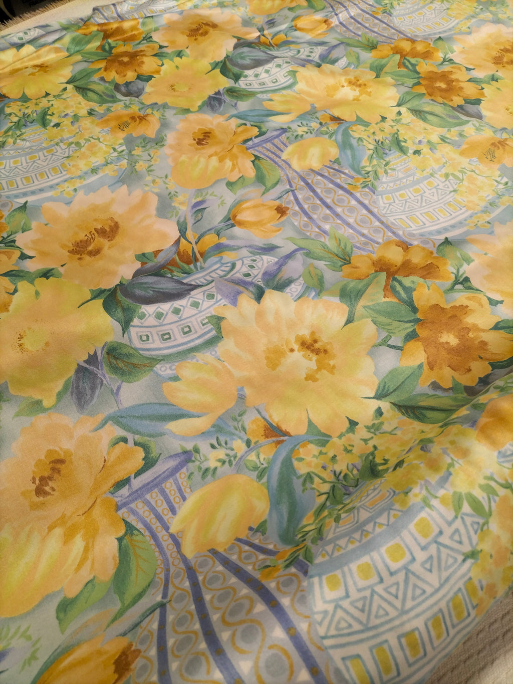 Cotone vintage inglese dalla fantasia floreale gialla e azzurra