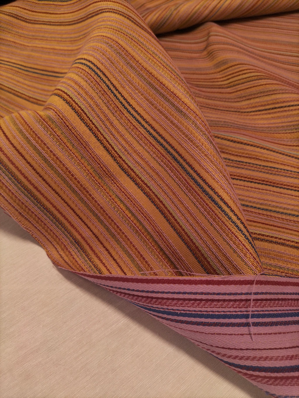 Tessuto d'arredo in doppia altezza