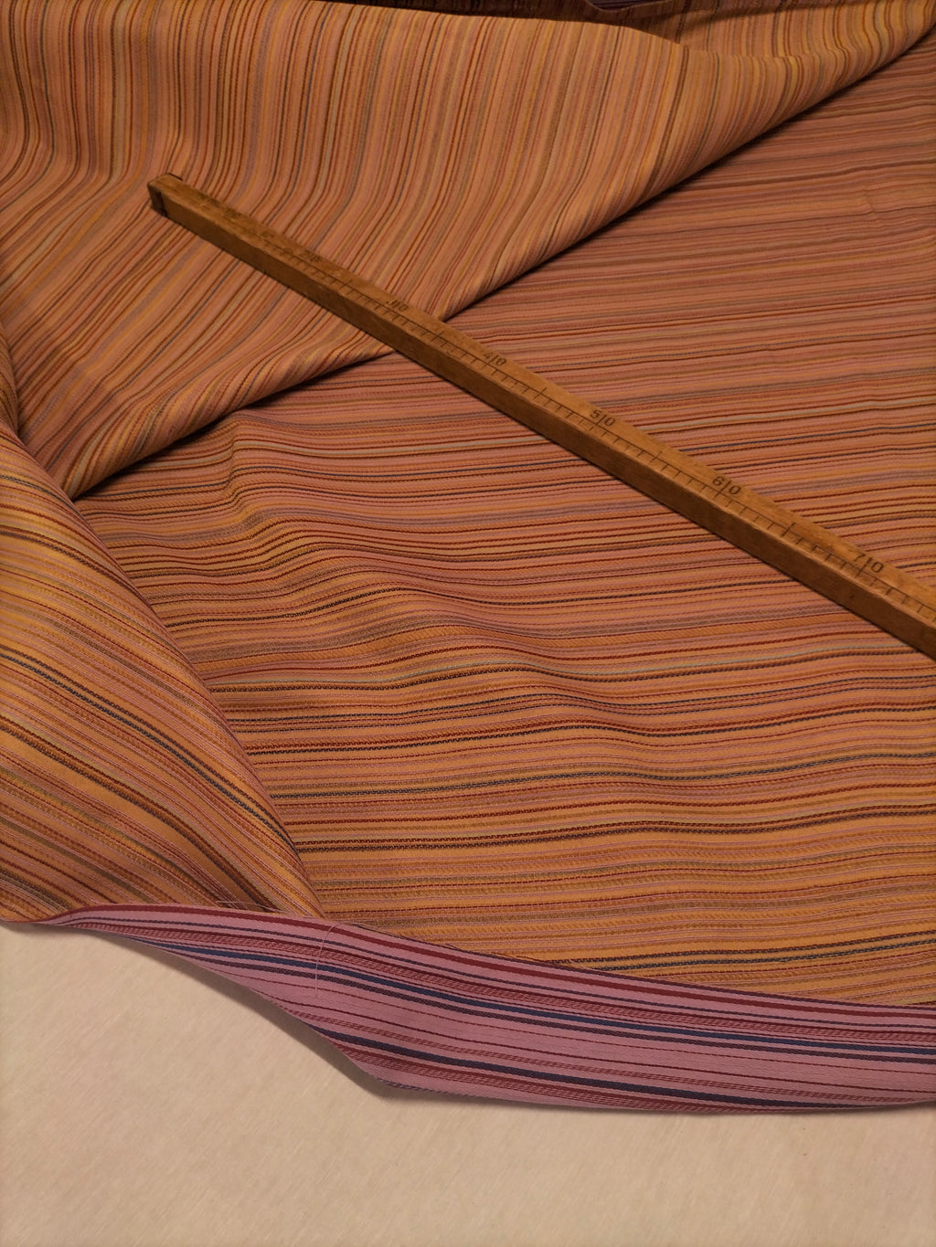 Tessuto d'arredo in doppia altezza