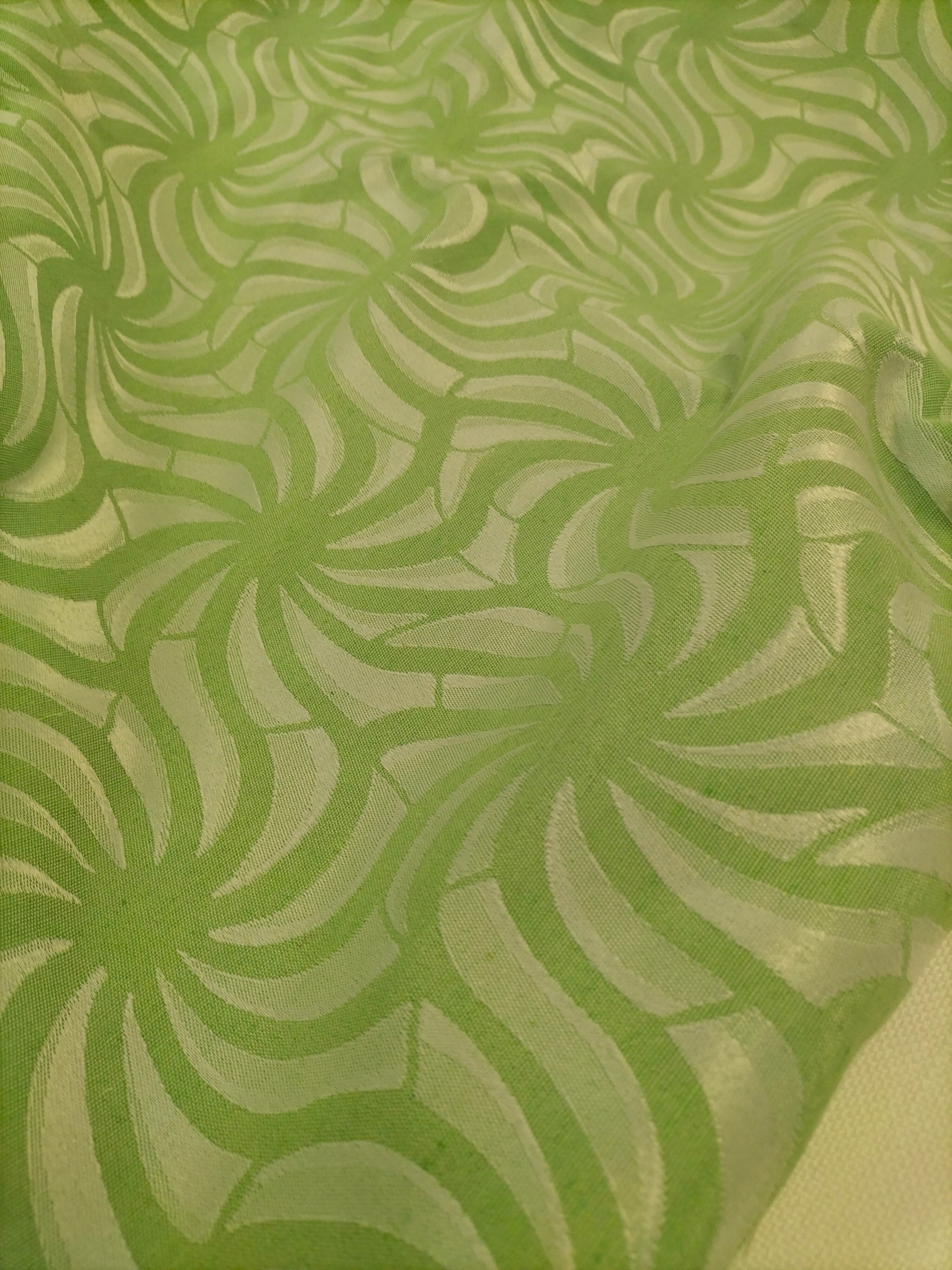 Tessuto d'arredo jacquard verde con fantasia geometrica 300 x 180 cm