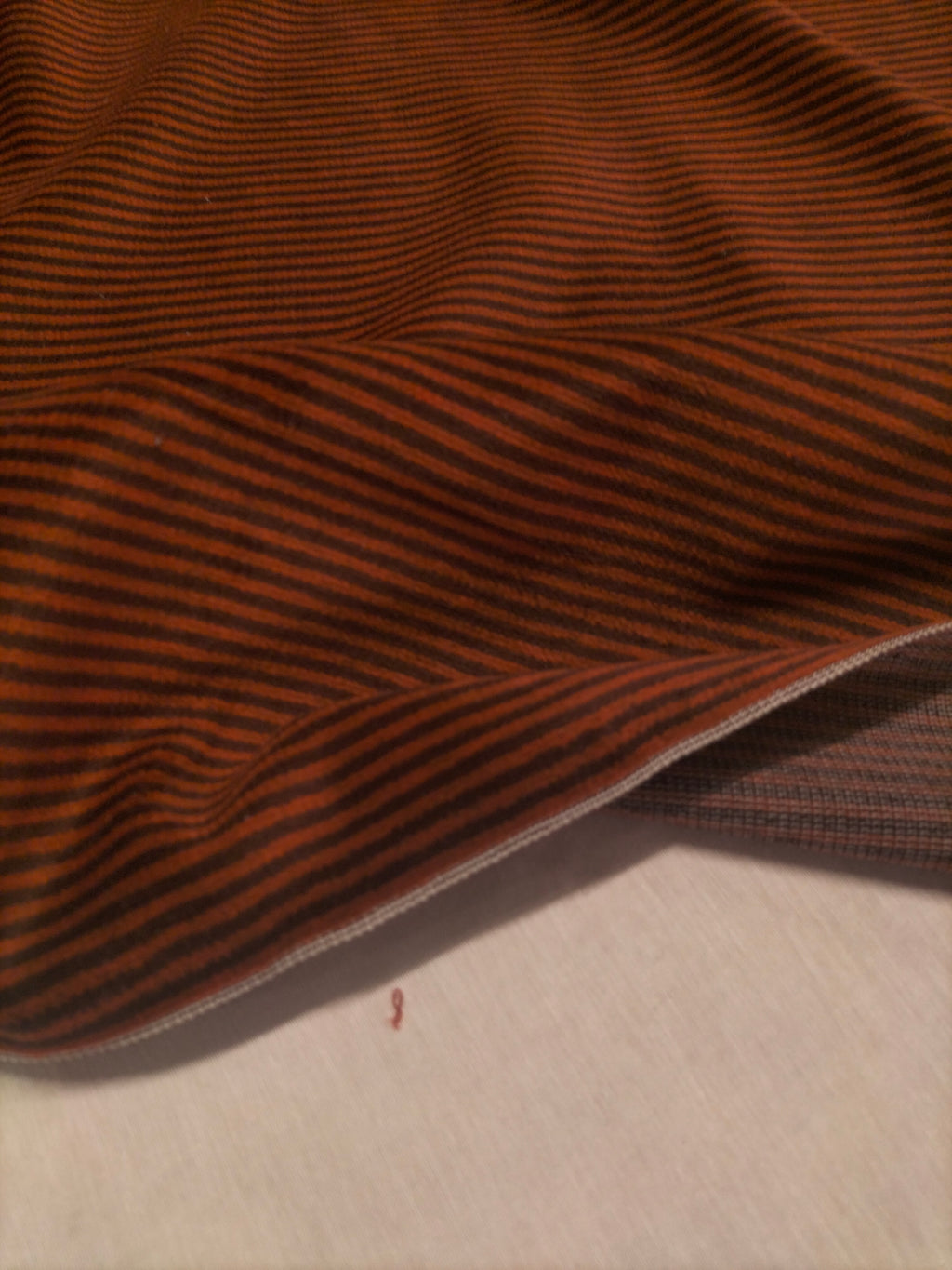 Pregiato velluto bordeaux a righe