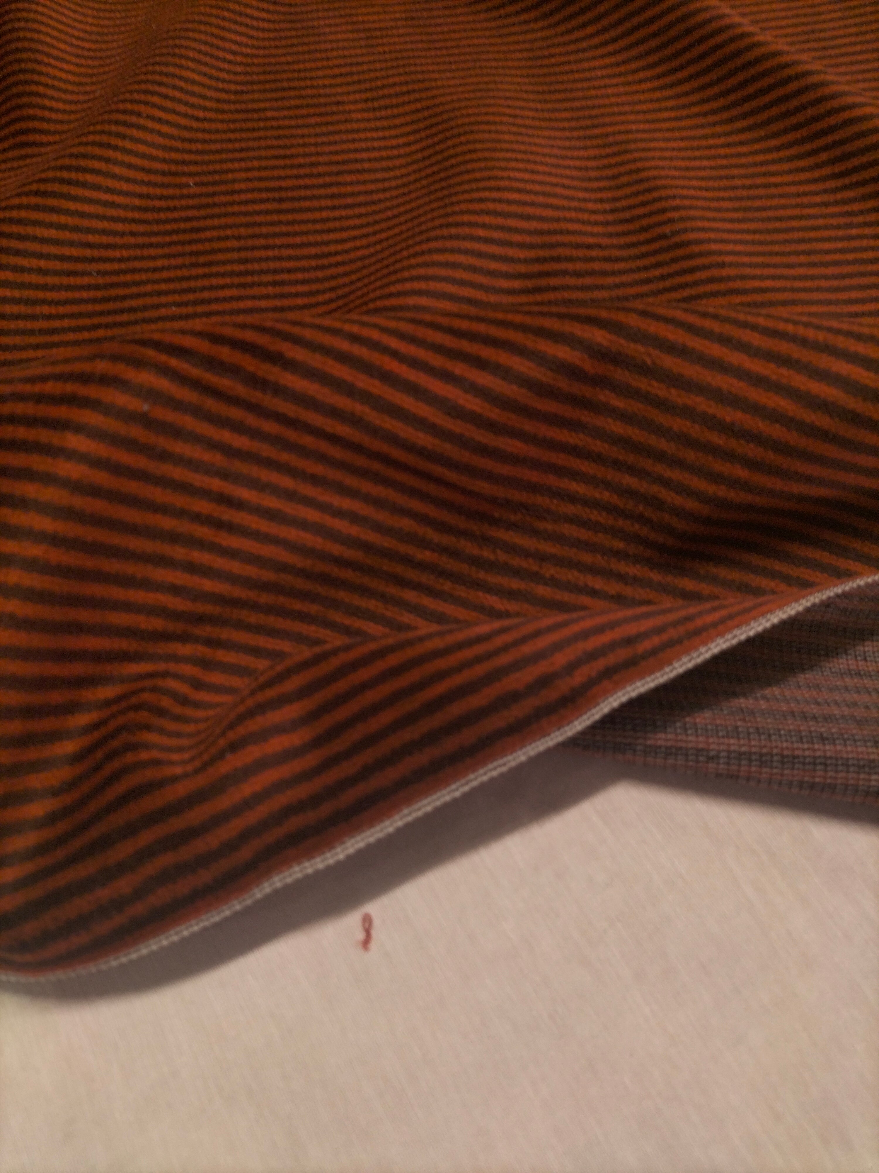 Pregiato velluto bordeaux a righe