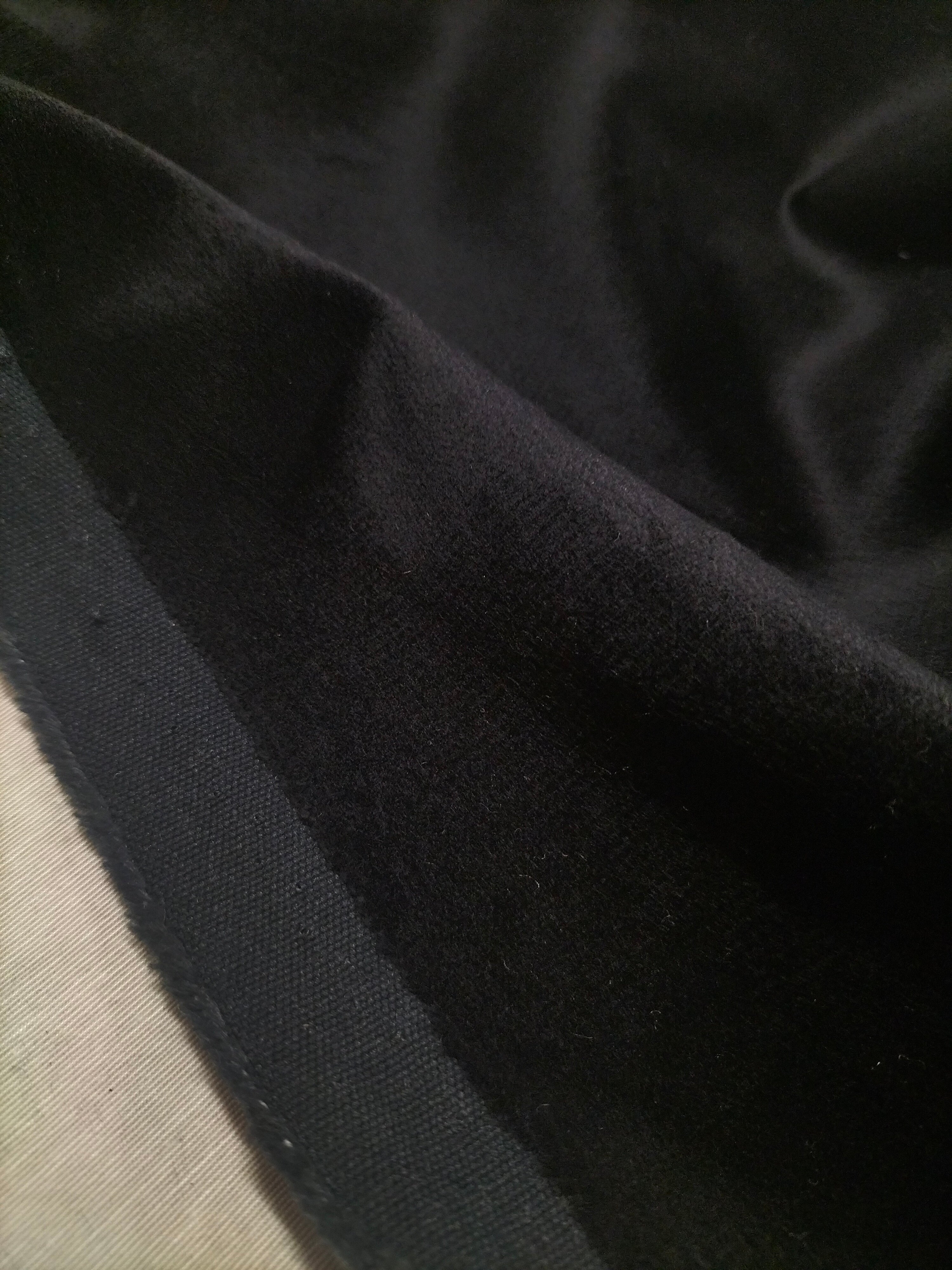 Pregiato velluto nero