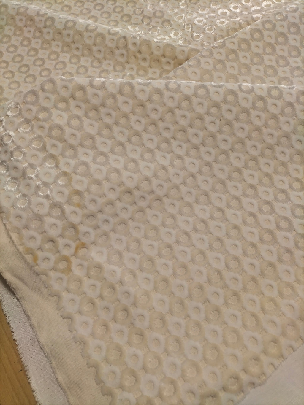 Pregiato velluto fantasia tono su tono a pois