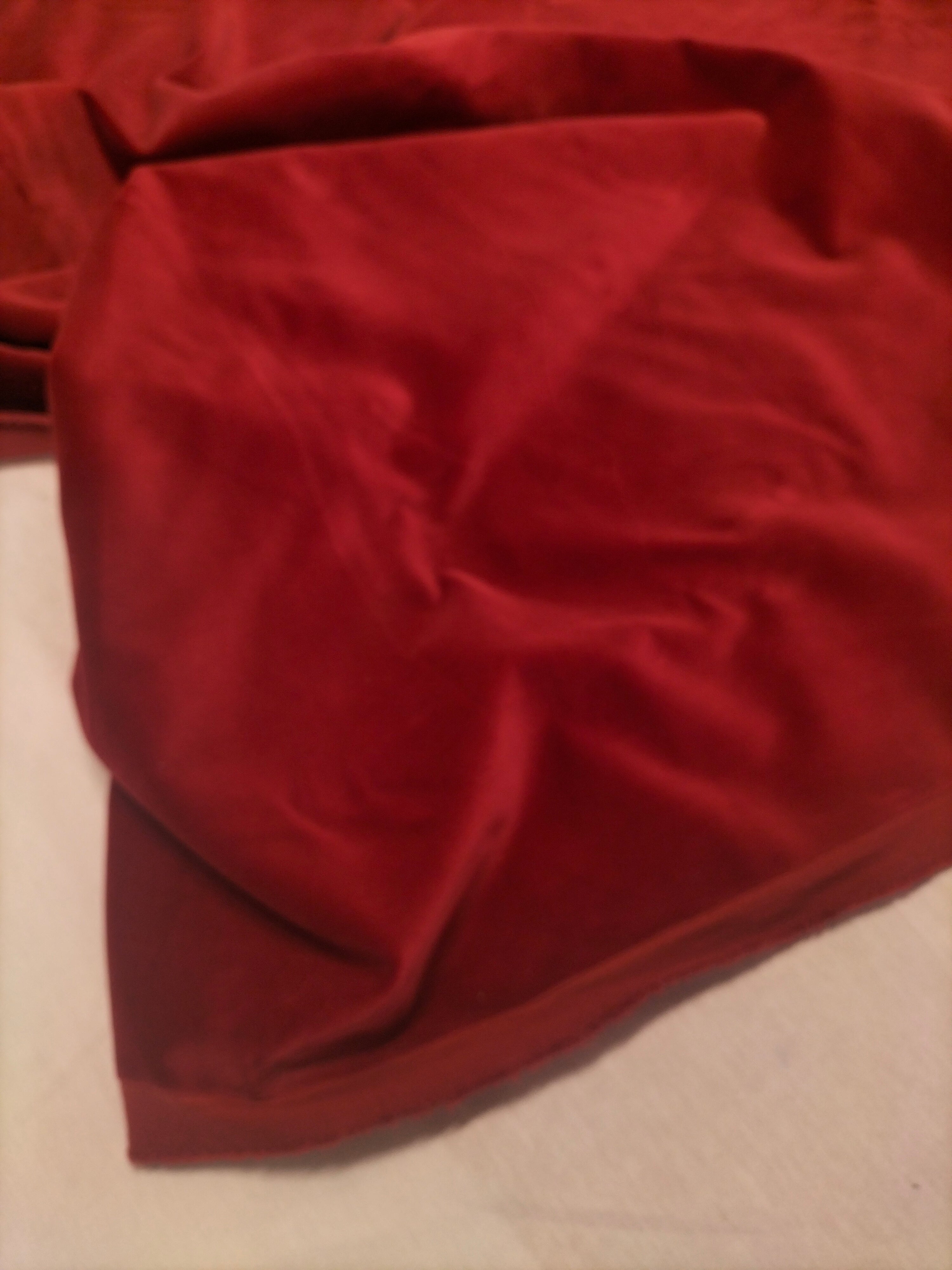 Pregiato velluto rosso