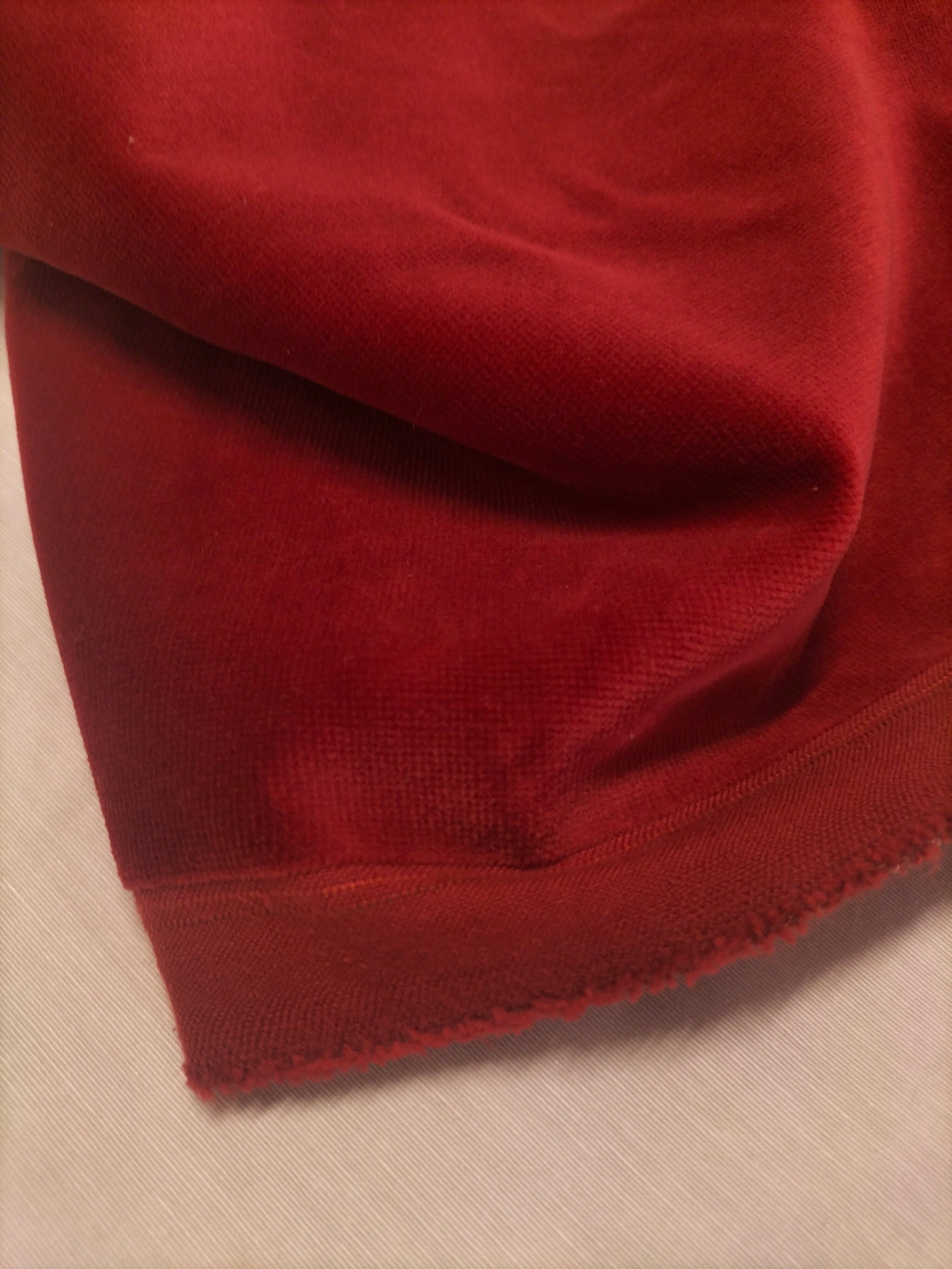 Pregiato velluto rosso