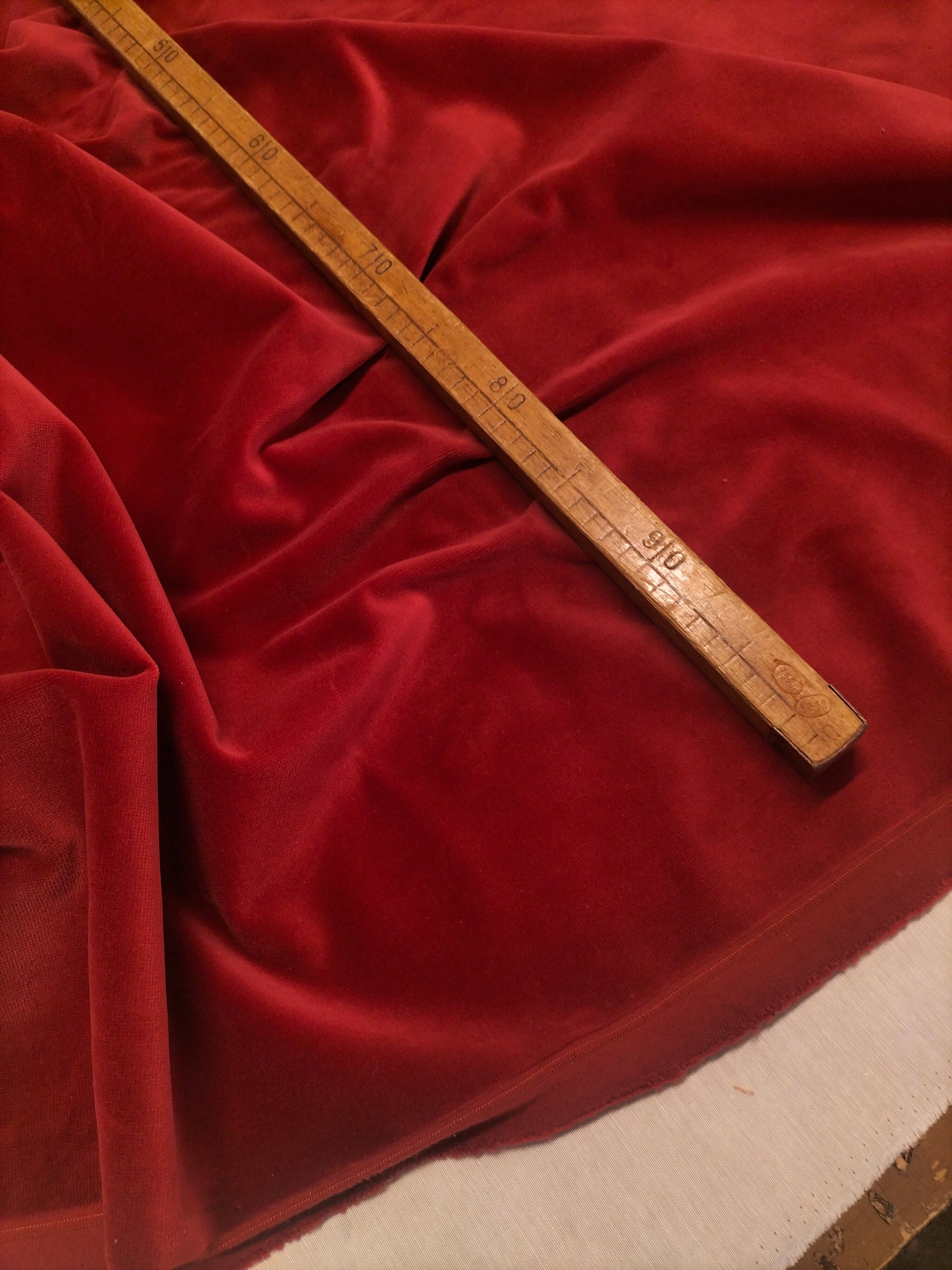 Pregiato velluto rosso