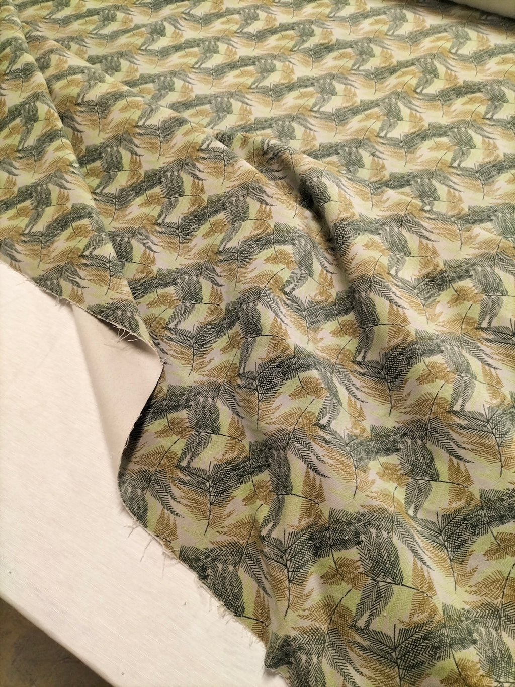 Pregiato velluto fantasia foliage