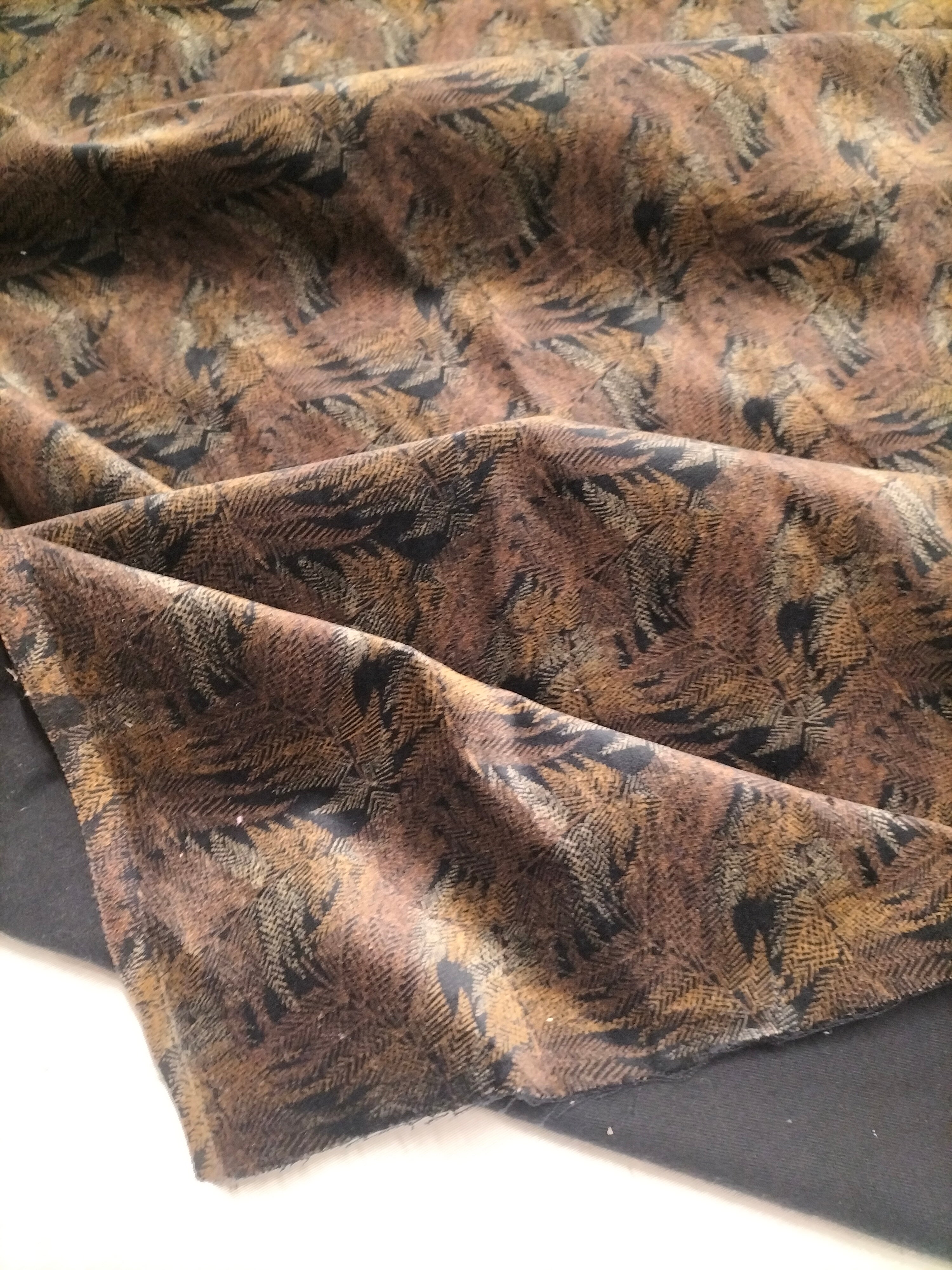 Pregiato velluto fantasia foliage