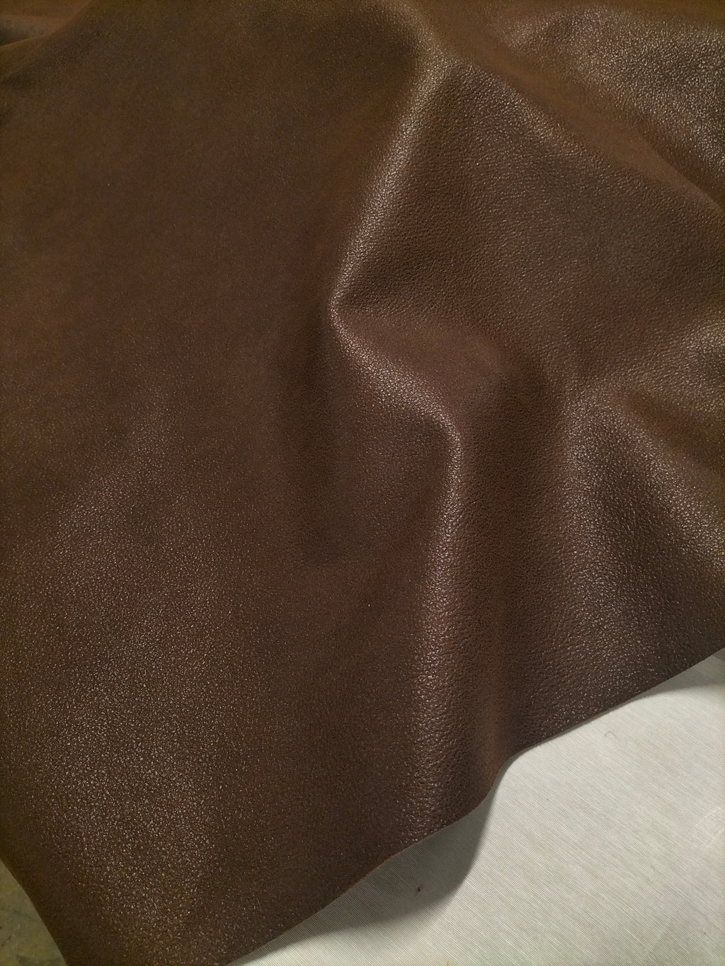 Pregiata ecopelle marrone scuro made in Italy