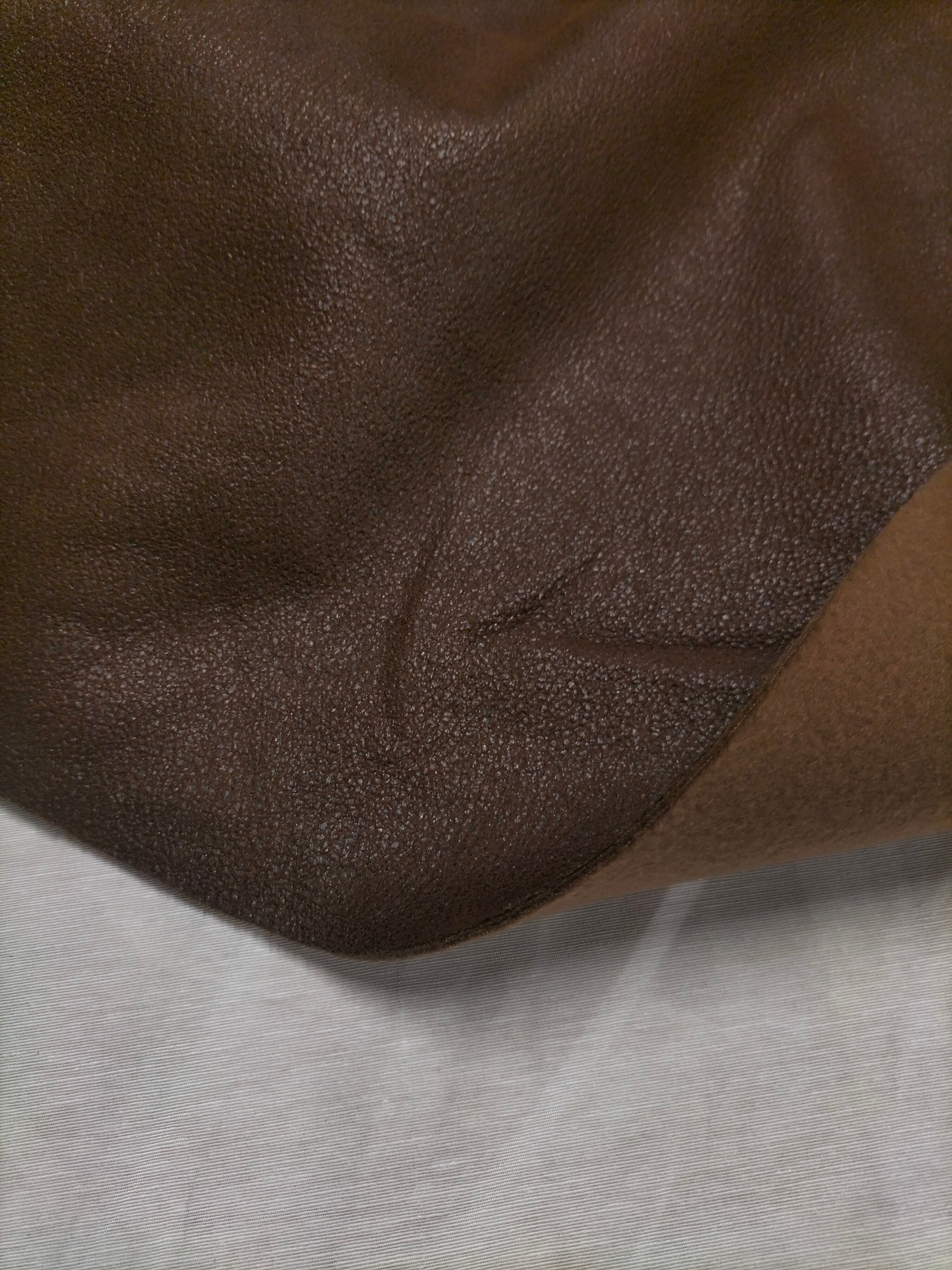 Pregiata ecopelle marrone scuro made in Italy