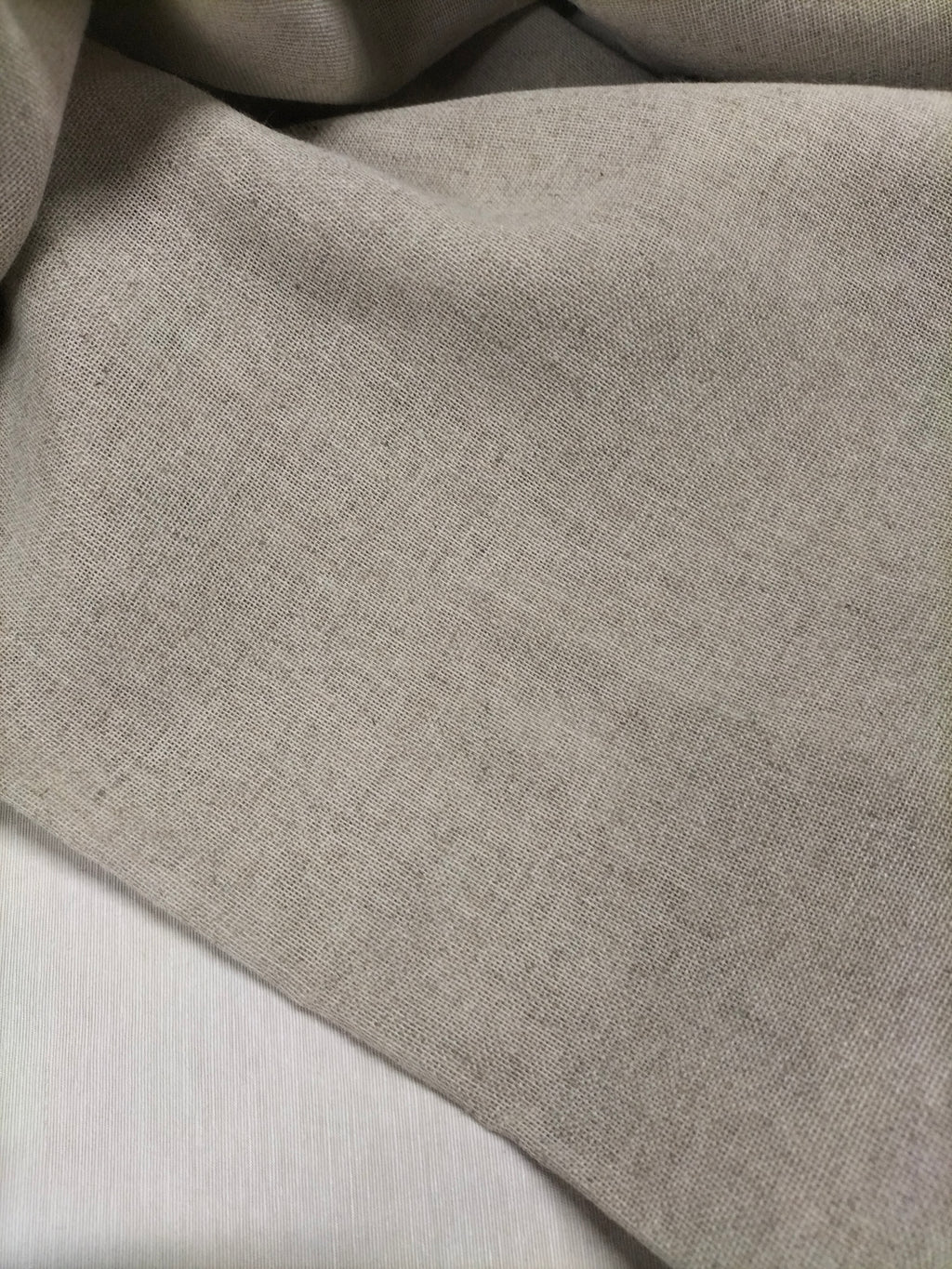 Pregiato tessuto grigio in misto lino alto 300cm