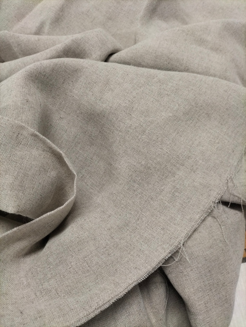 Pregiato tessuto grigio in misto lino alto 300cm