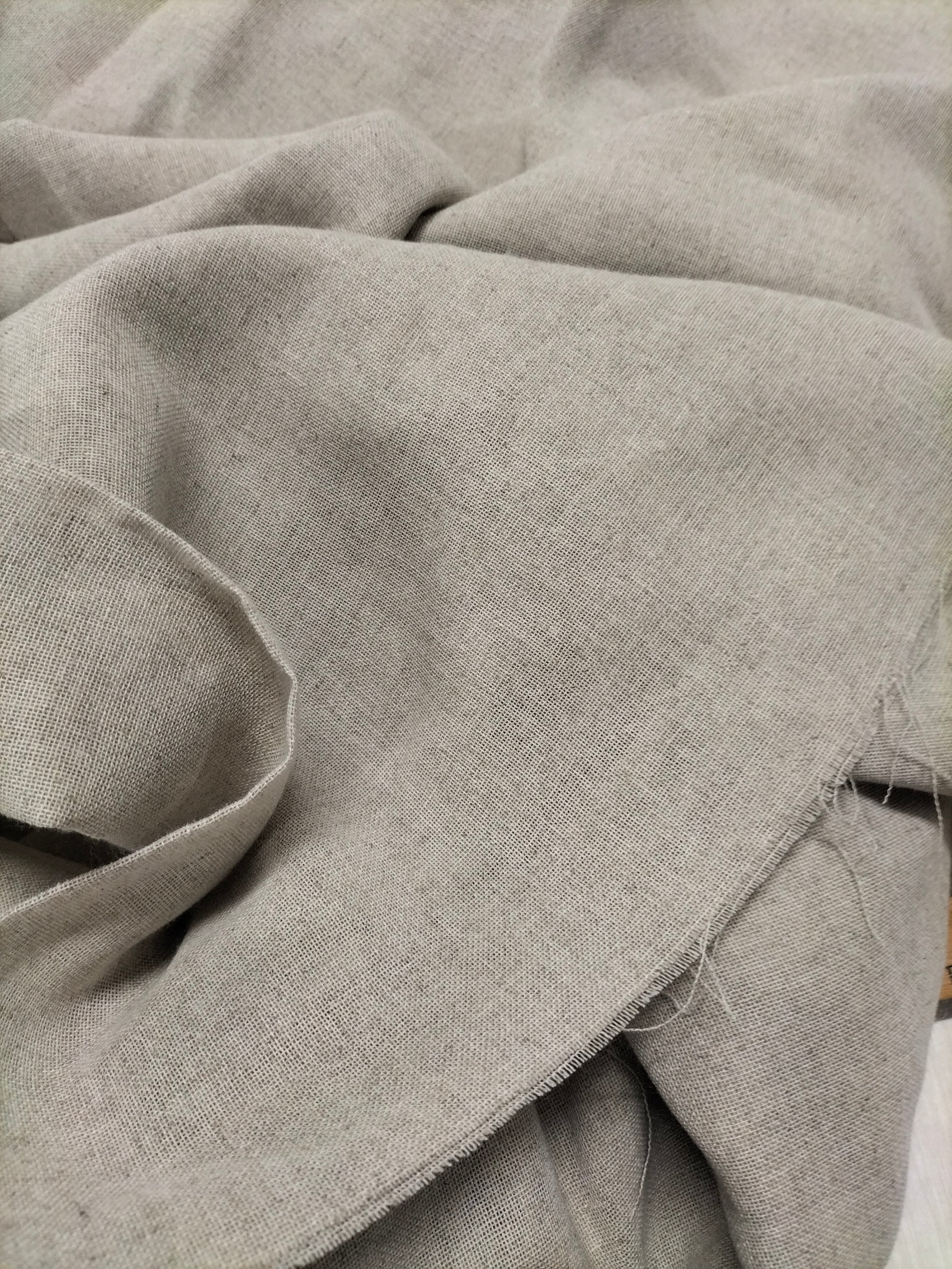 Pregiato tessuto grigio in misto lino alto 300cm