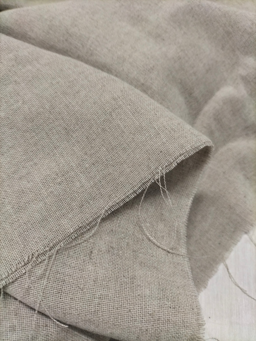 Pregiato tessuto grigio in misto lino alto 300cm