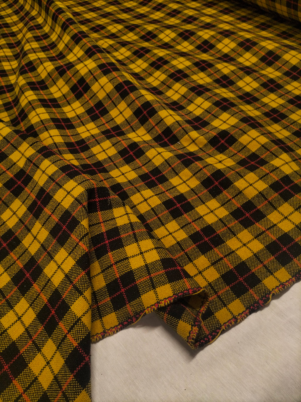 Tessuto d'arredo dalla fantasia scozzese gialla e blu