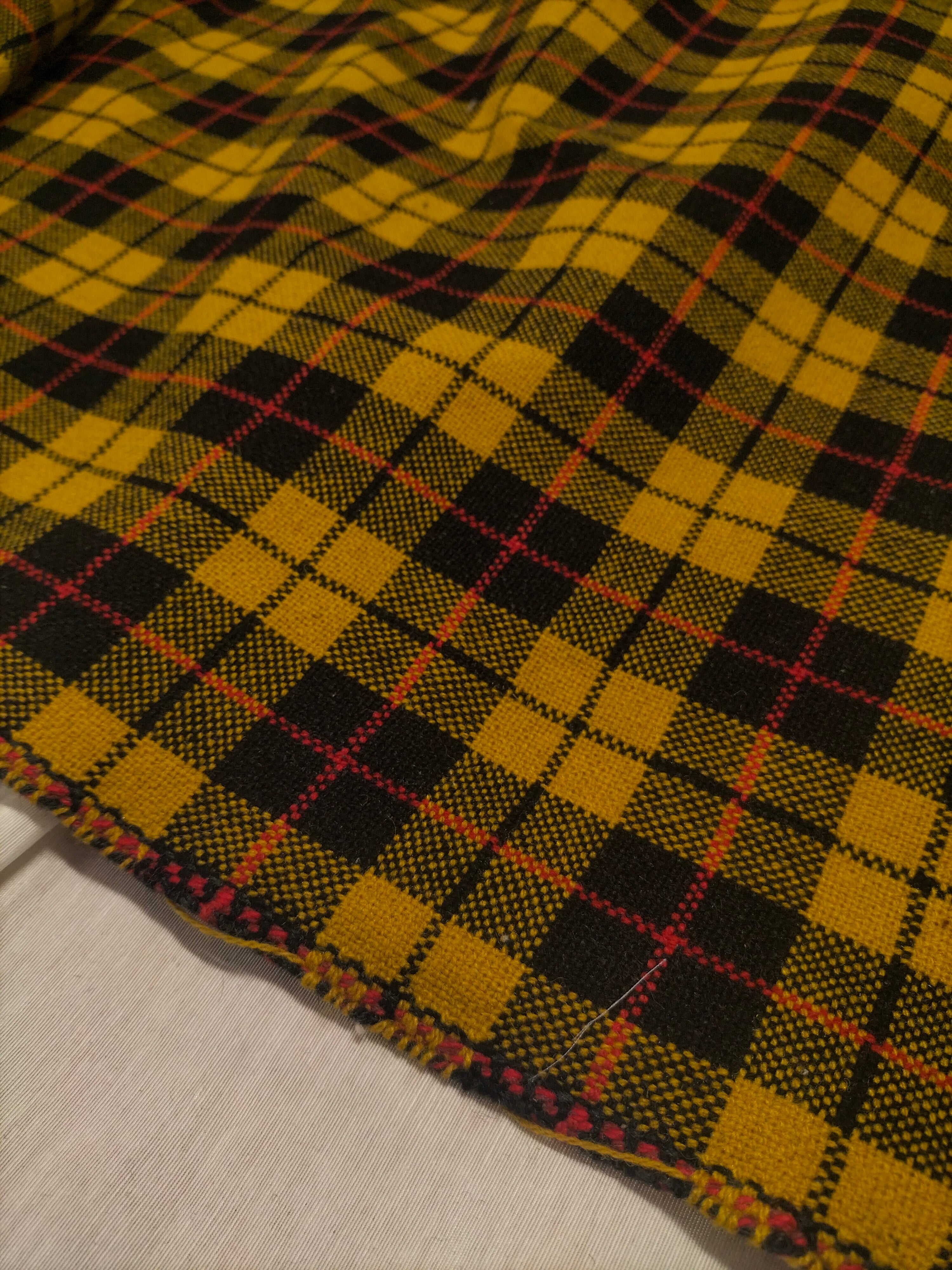 Tessuto d'arredo dalla fantasia scozzese gialla e blu