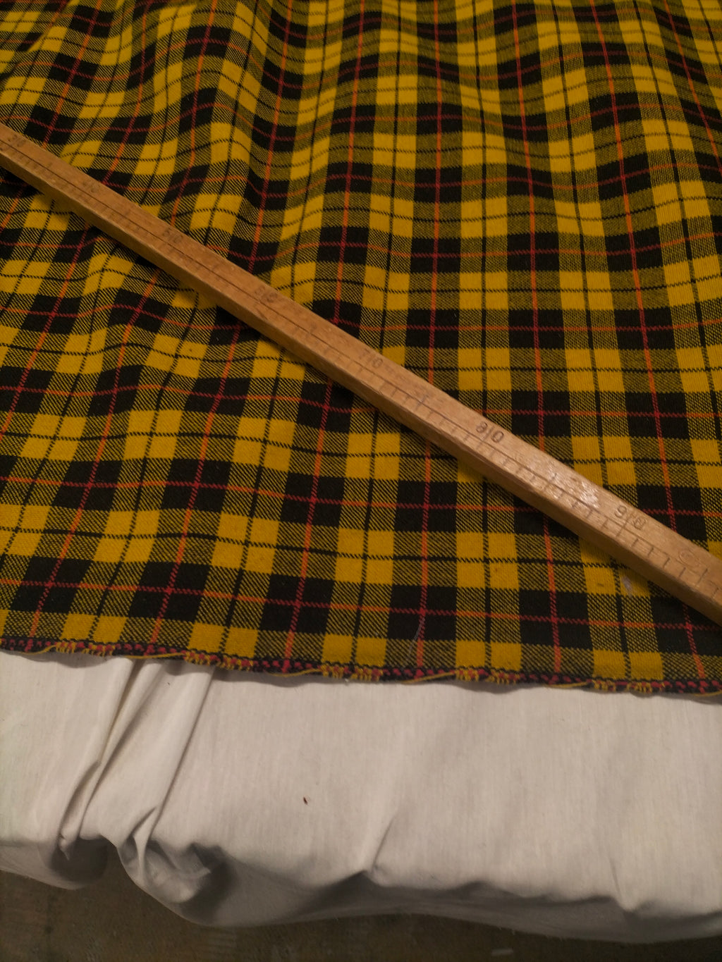 Tessuto d'arredo dalla fantasia scozzese gialla e blu