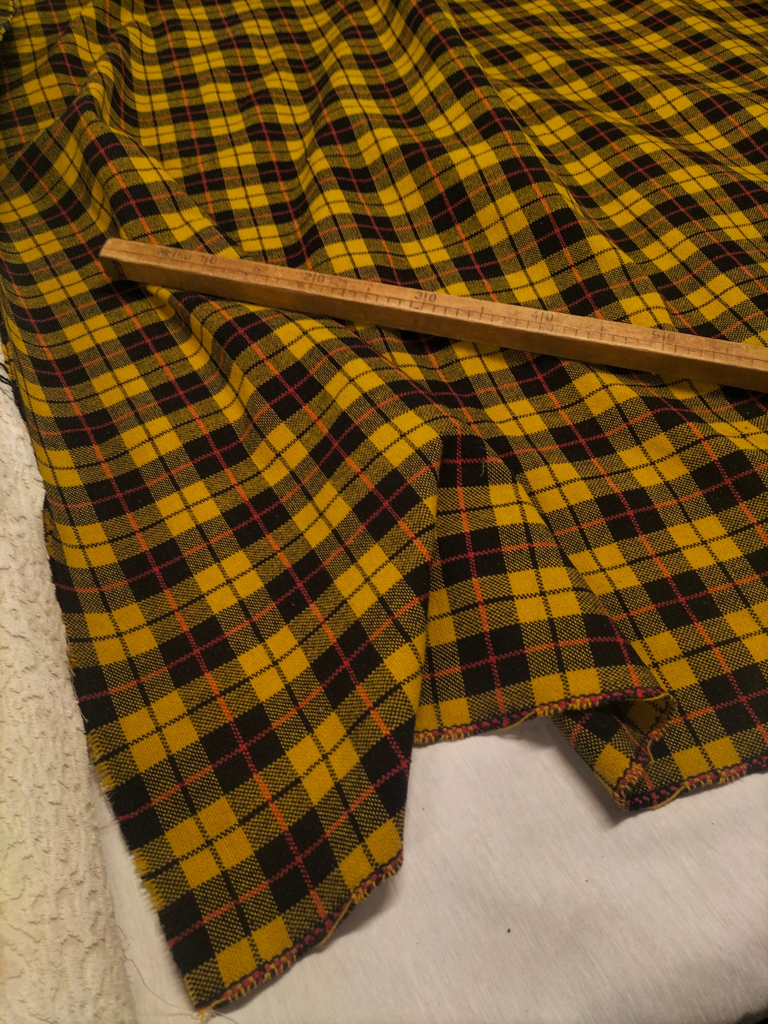 Tessuto d'arredo dalla fantasia scozzese gialla e blu