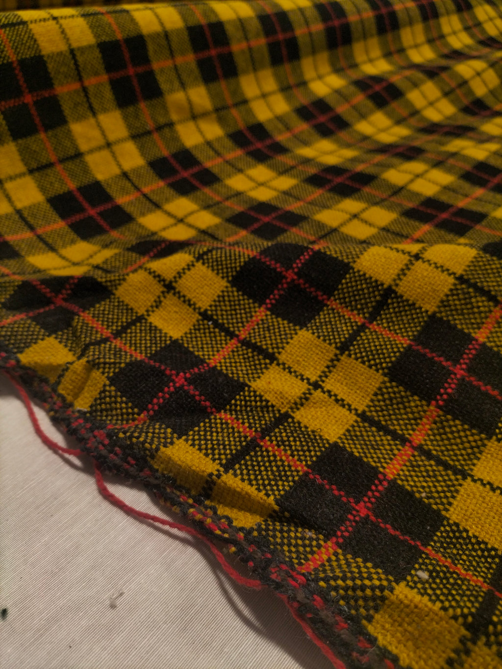 Tessuto d'arredo dalla fantasia scozzese gialla e blu