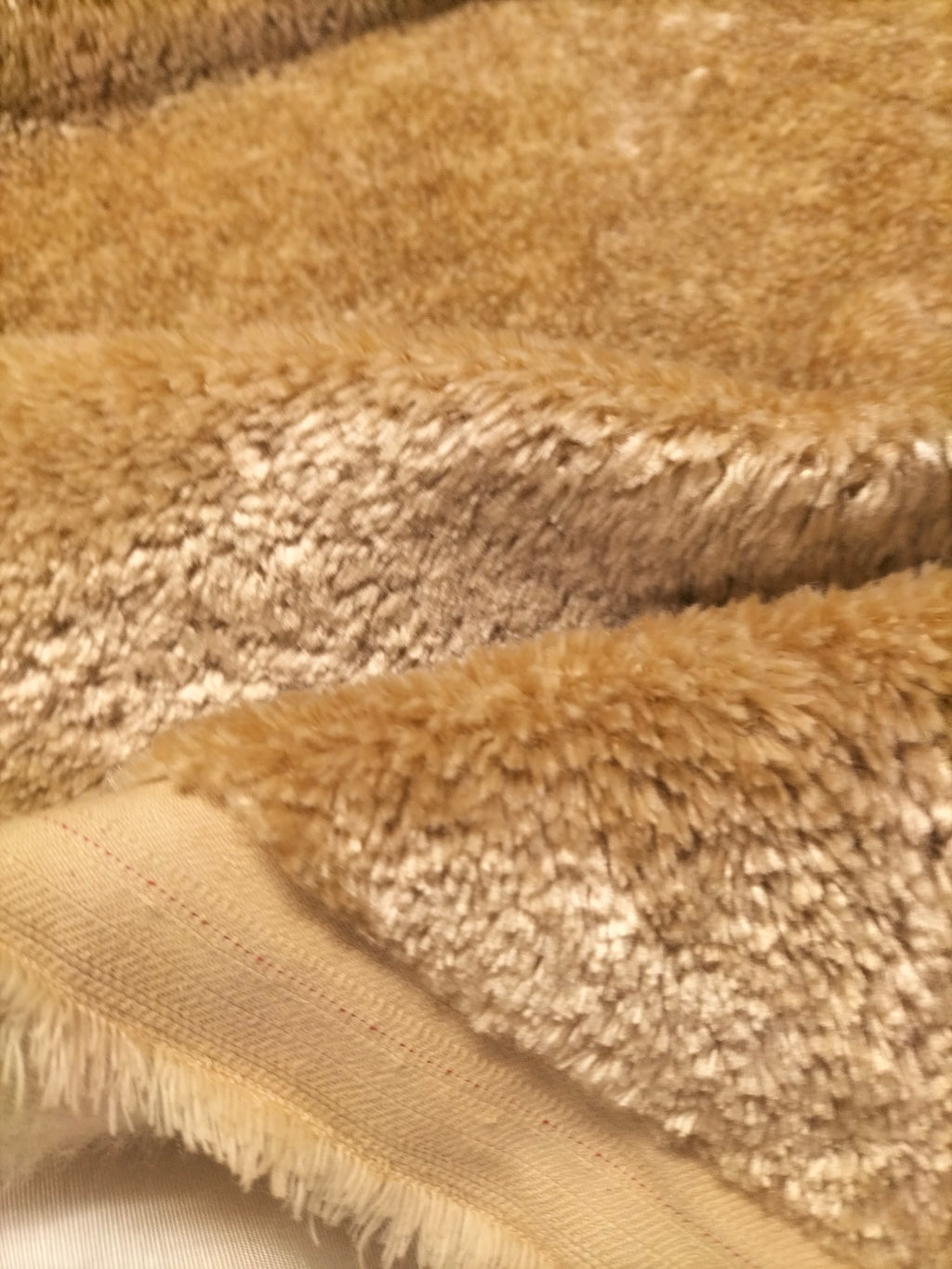 Pregiato velluto color beige by Enzo degli Angiuoni