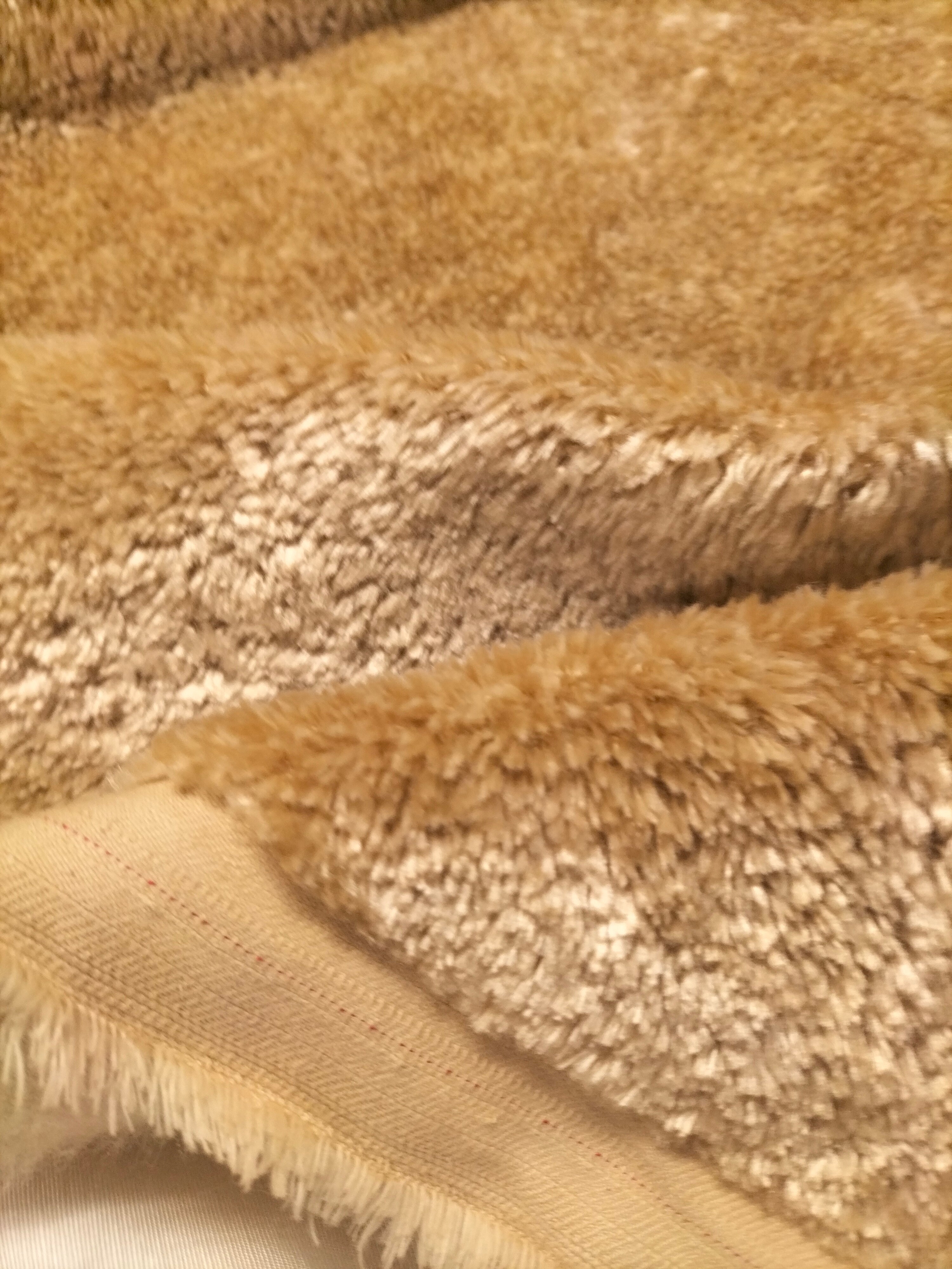 Pregiato velluto color beige by Enzo degli Angiuoni