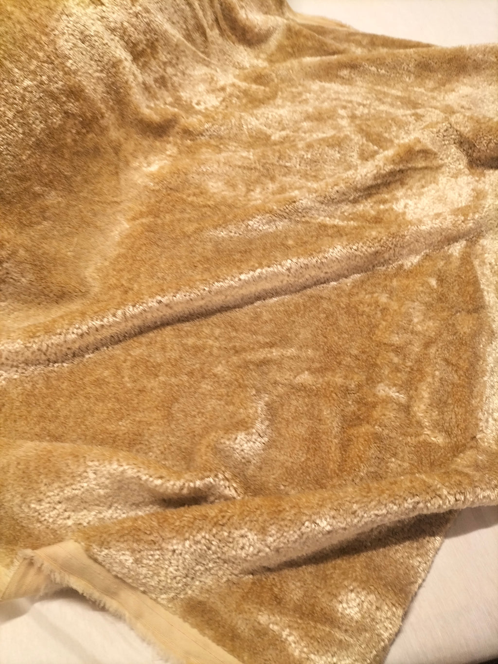 Pregiato velluto color beige by Enzo degli Angiuoni