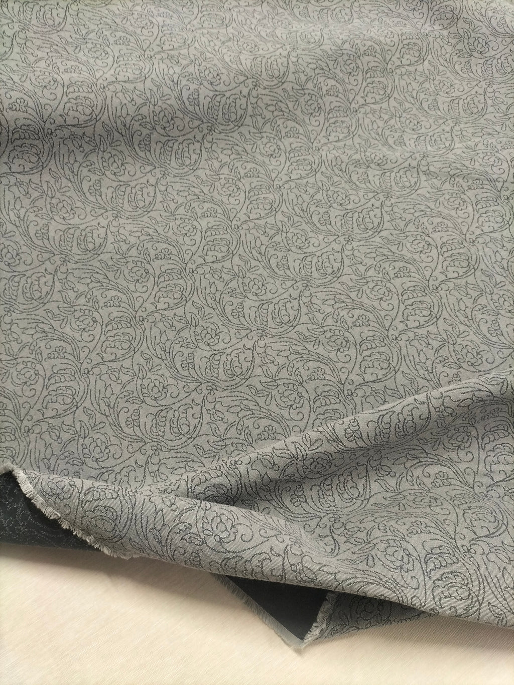 Tessuto d'arredo grigio in fantasia floreale - alto 310 cm