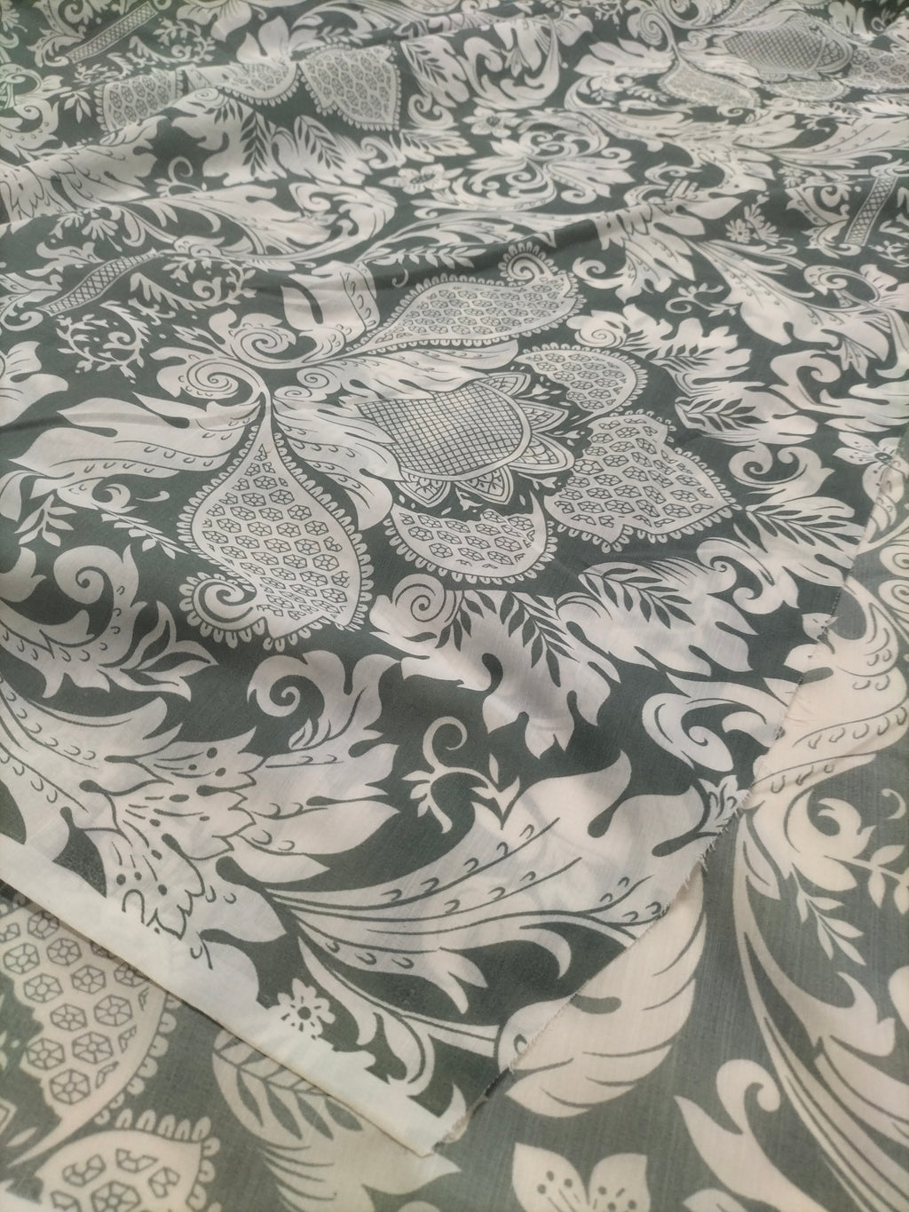 Tendone verde vintage Bassetti in fantasia floreale e arabesca- alto 300 cm